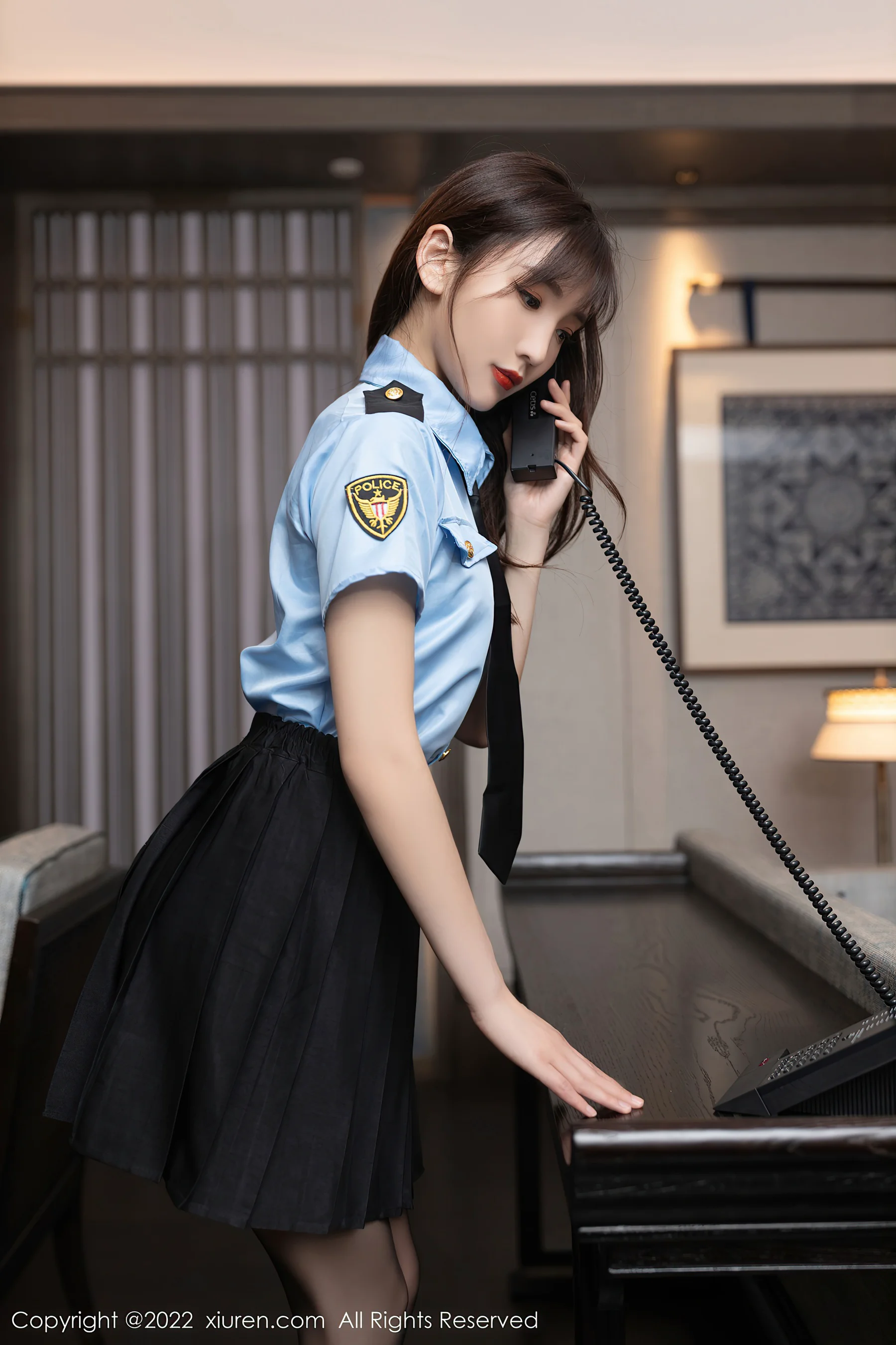 [XiuRen秀人网] No.5461 陆萱萱 制服美腿 - 爱照片