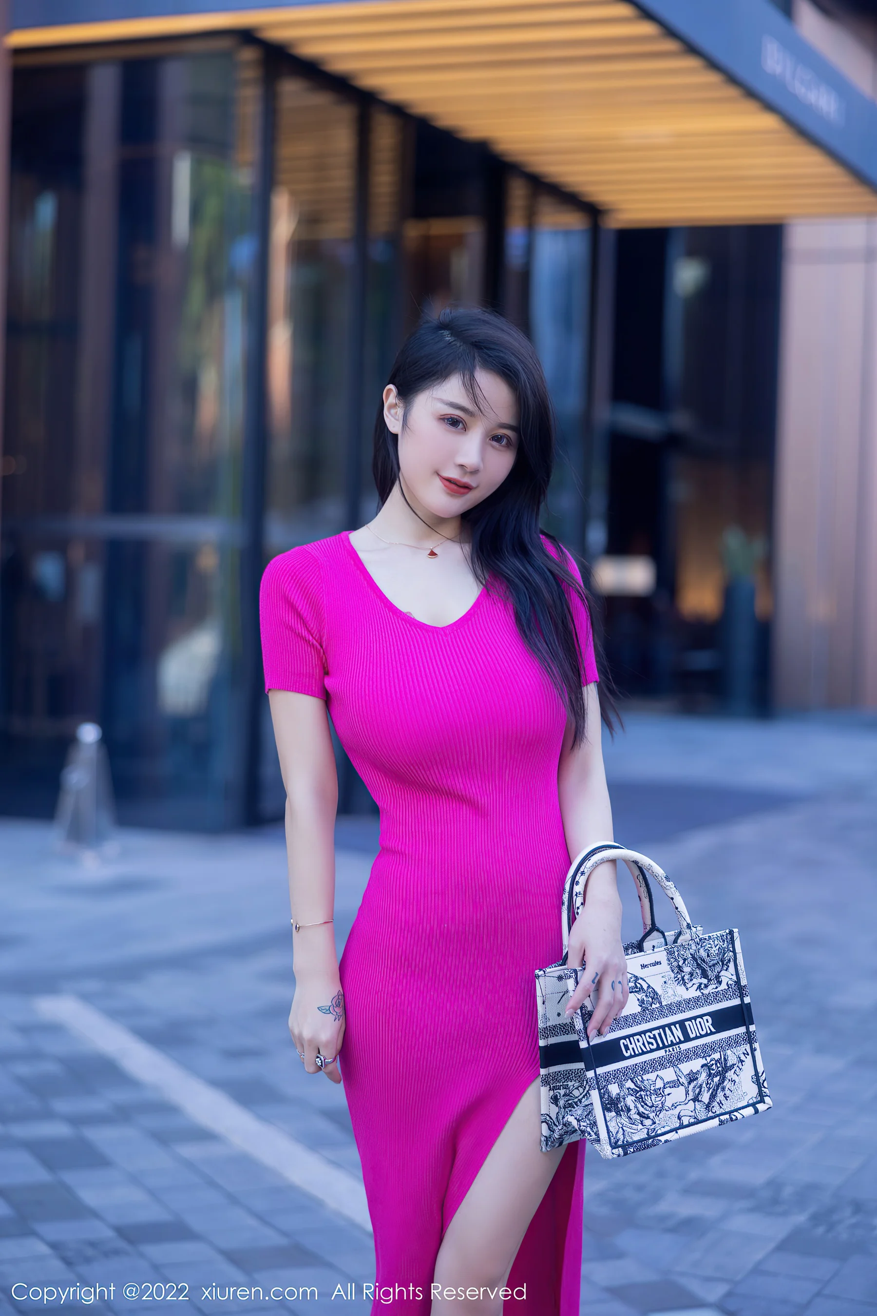 [XiuRen秀人网] No.5582 美七Mia 西双版纳旅拍 - 爱照片