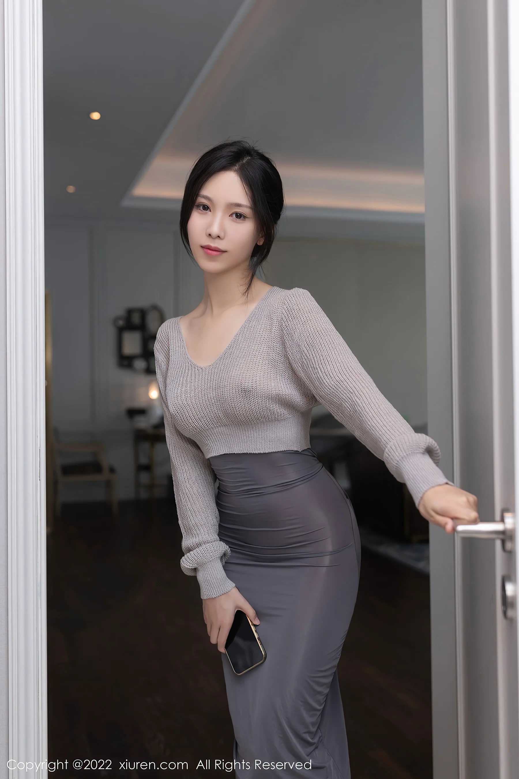 [XiuRen秀人网] No.5620 利世 裙子美臀 - 爱照片