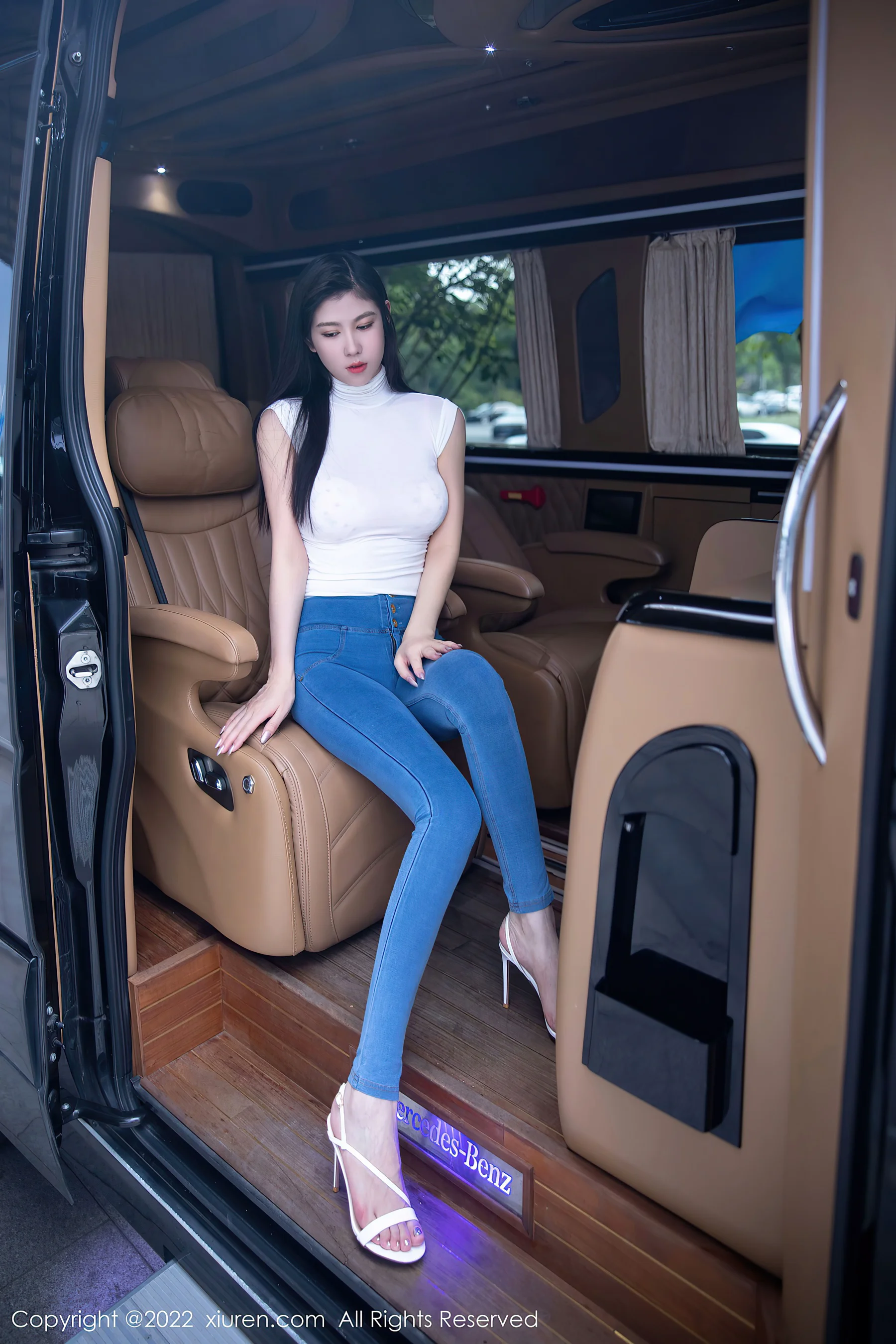 [XiuRen秀人网] No.5677 李雅柔182CM 牛仔裤美腿 - 爱照片