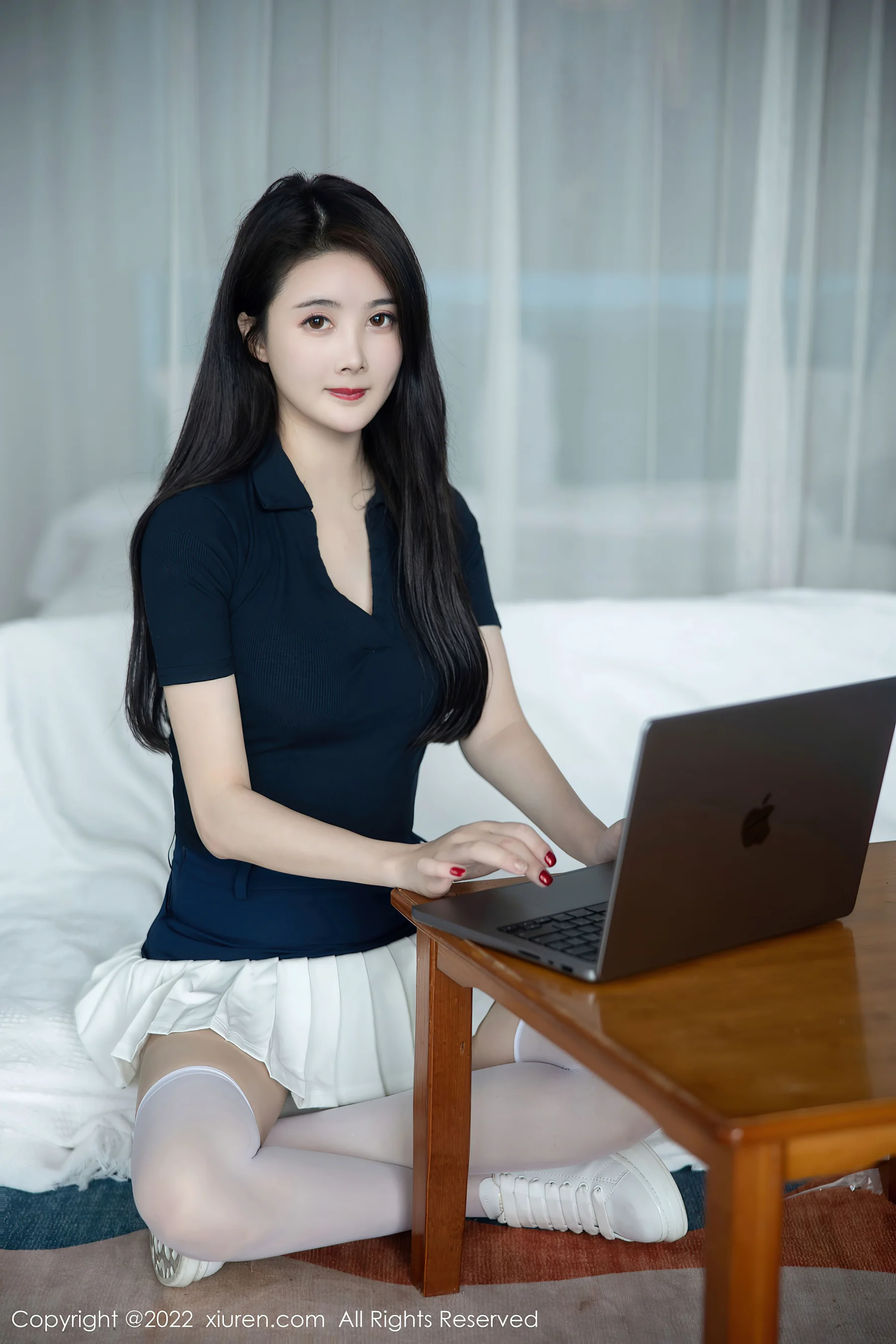 [XiuRen秀人网] No.5870 summer宝宝 丝袜美腿 - 爱照片