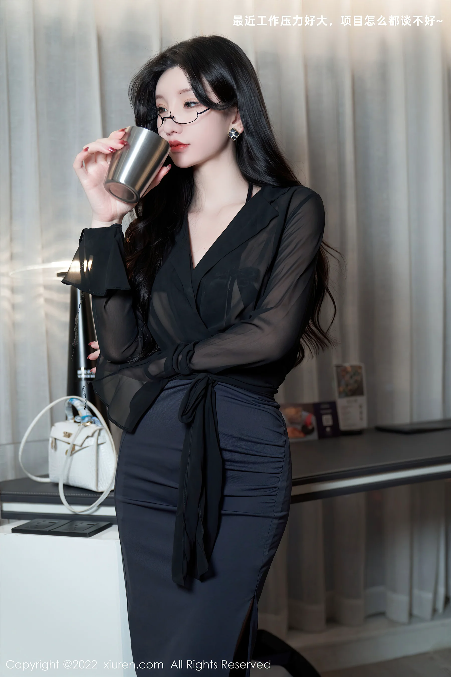 [XiuRen秀人网] No.5914 周于希Sally 黑丝美臀 - 爱照片