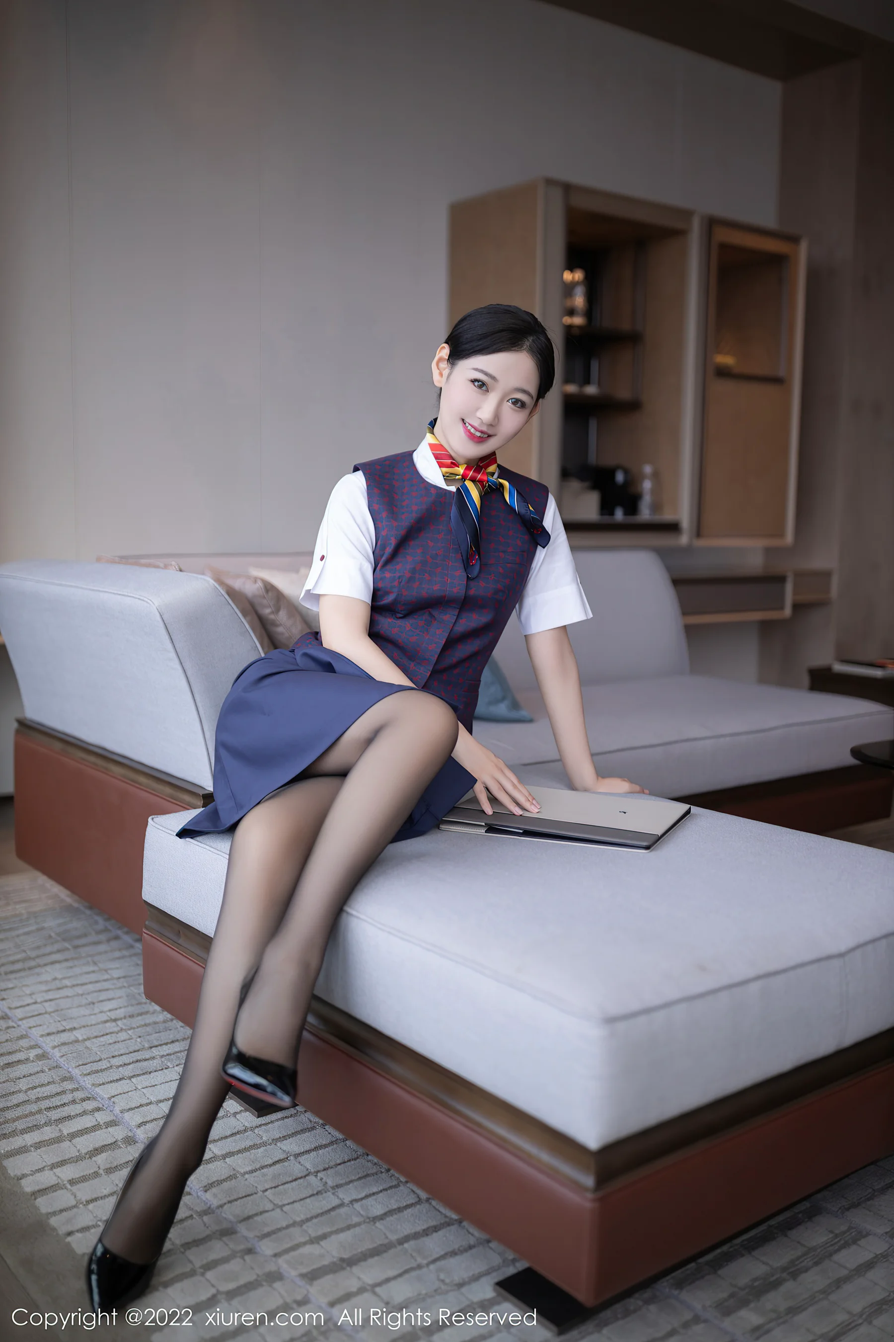 [XiuRen秀人网] No.5922 唐安琪 制服黑丝 - 爱照片