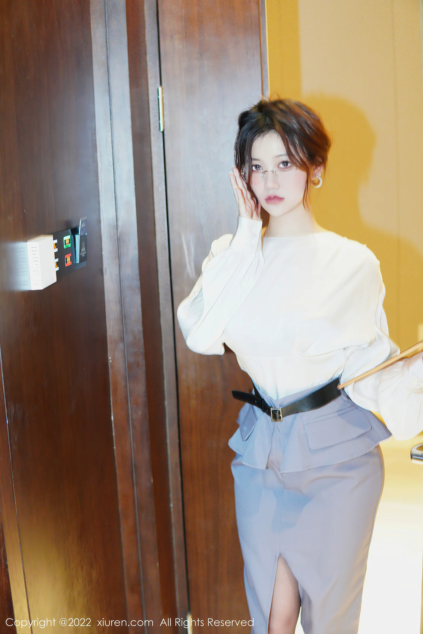 [XiuRen秀人网] No.6028 奈奈子 新人美腿 - 爱照片