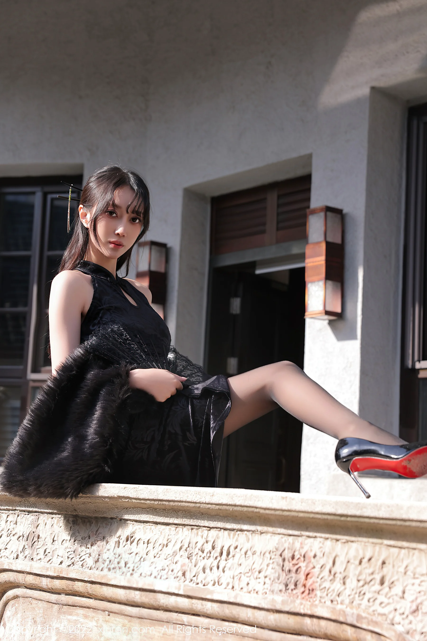[XiuRen秀人网] No.6050 玥儿玥er 黑丝美腿 - 爱照片