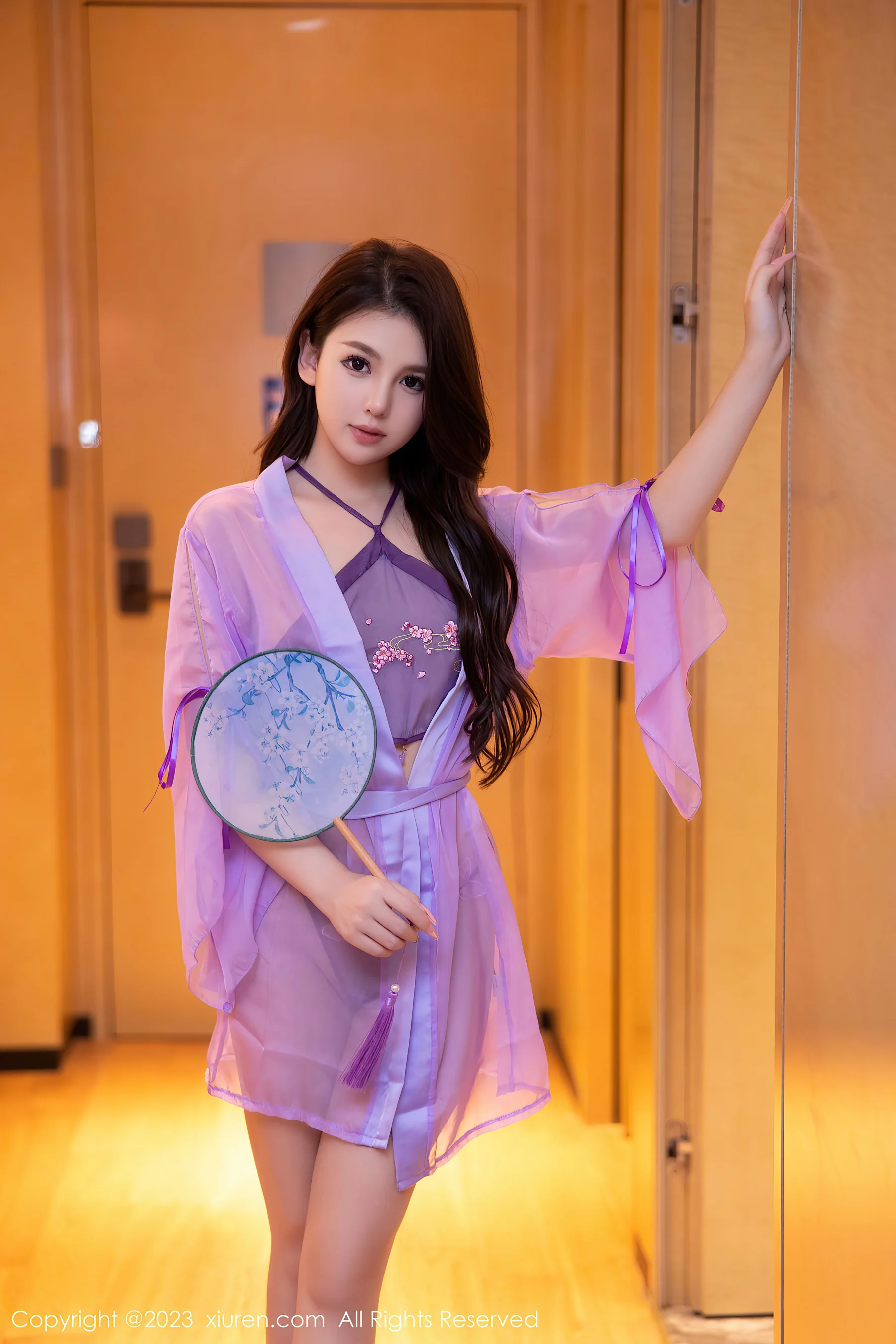[XiuRen秀人网] No.6077 美羊羊 古装美腿 - 爱照片