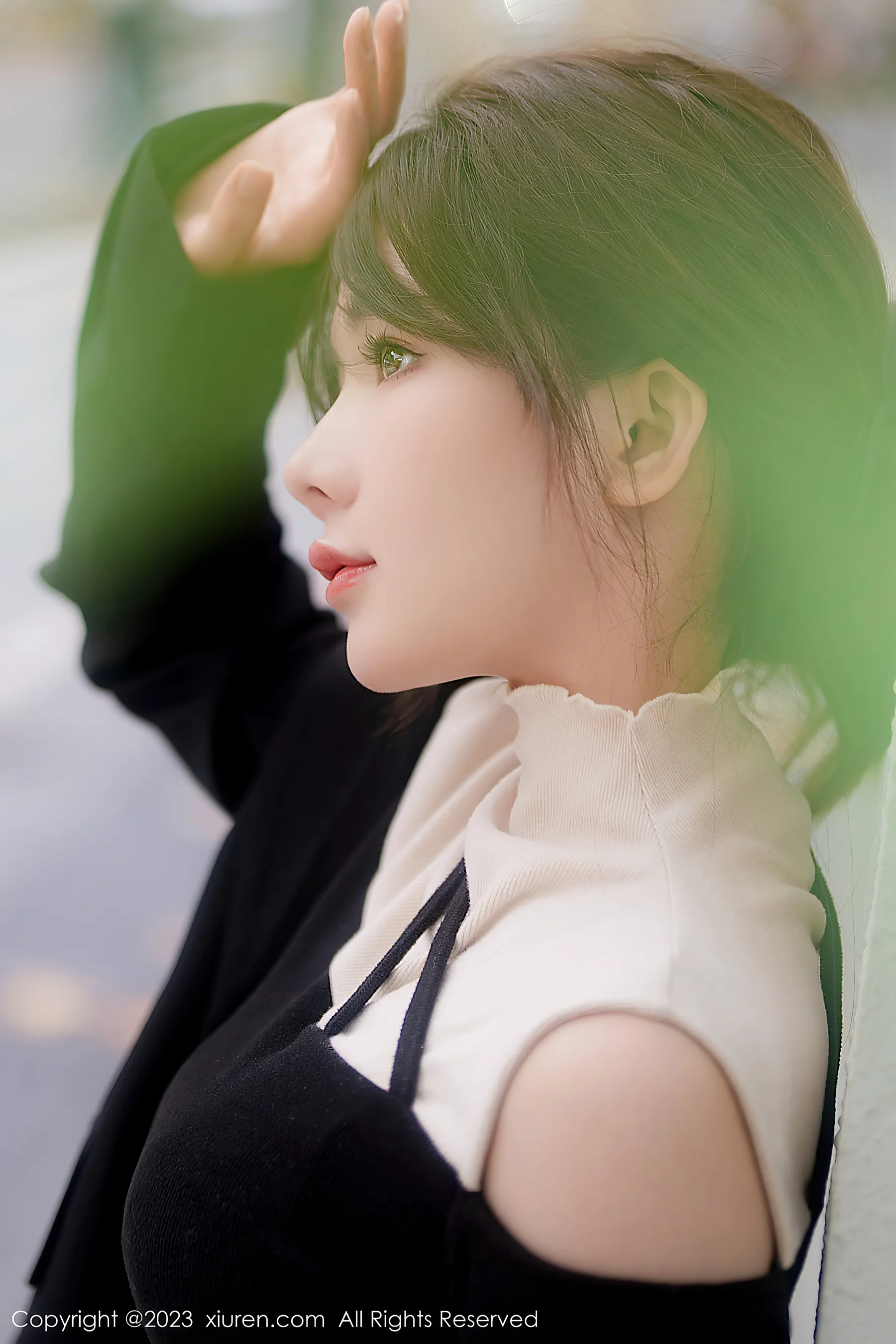 [XiuRen秀人网] No.6080 婠婠么 黑丝美腿 - 爱照片