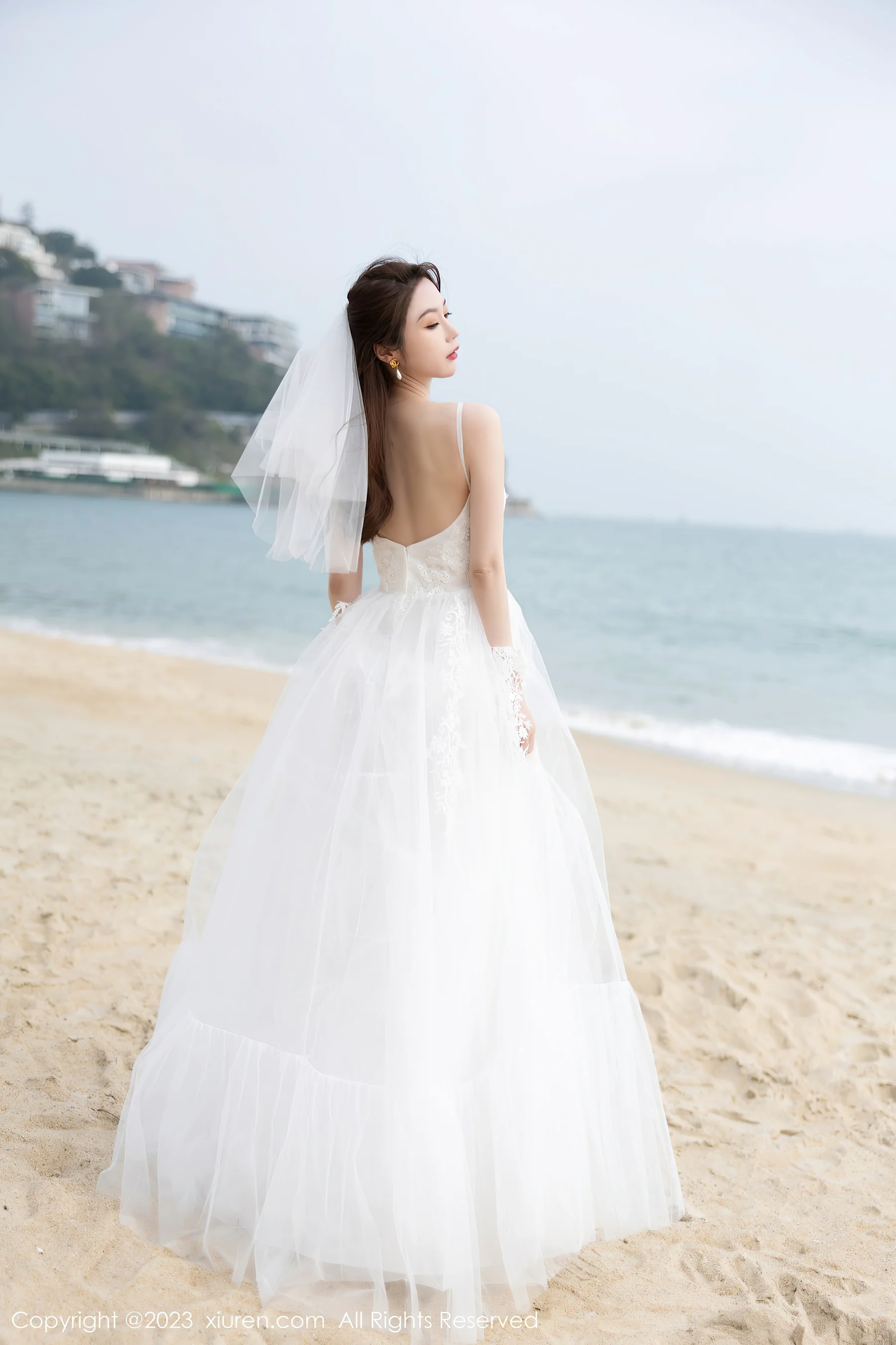[XiuRen秀人网] No.6120 梦心玥 婚纱服美腿 - 爱照片