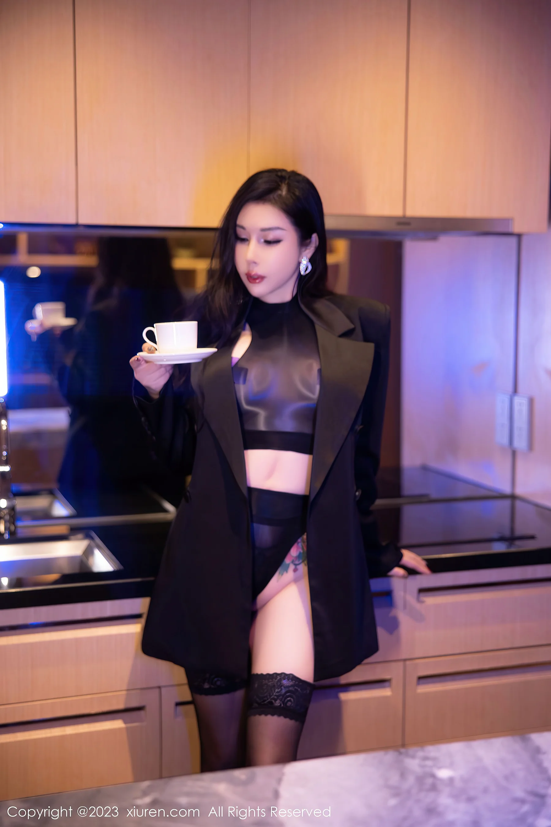 [XiuRen秀人网] No.6143 田冰冰 黑丝美臀 - 爱照片