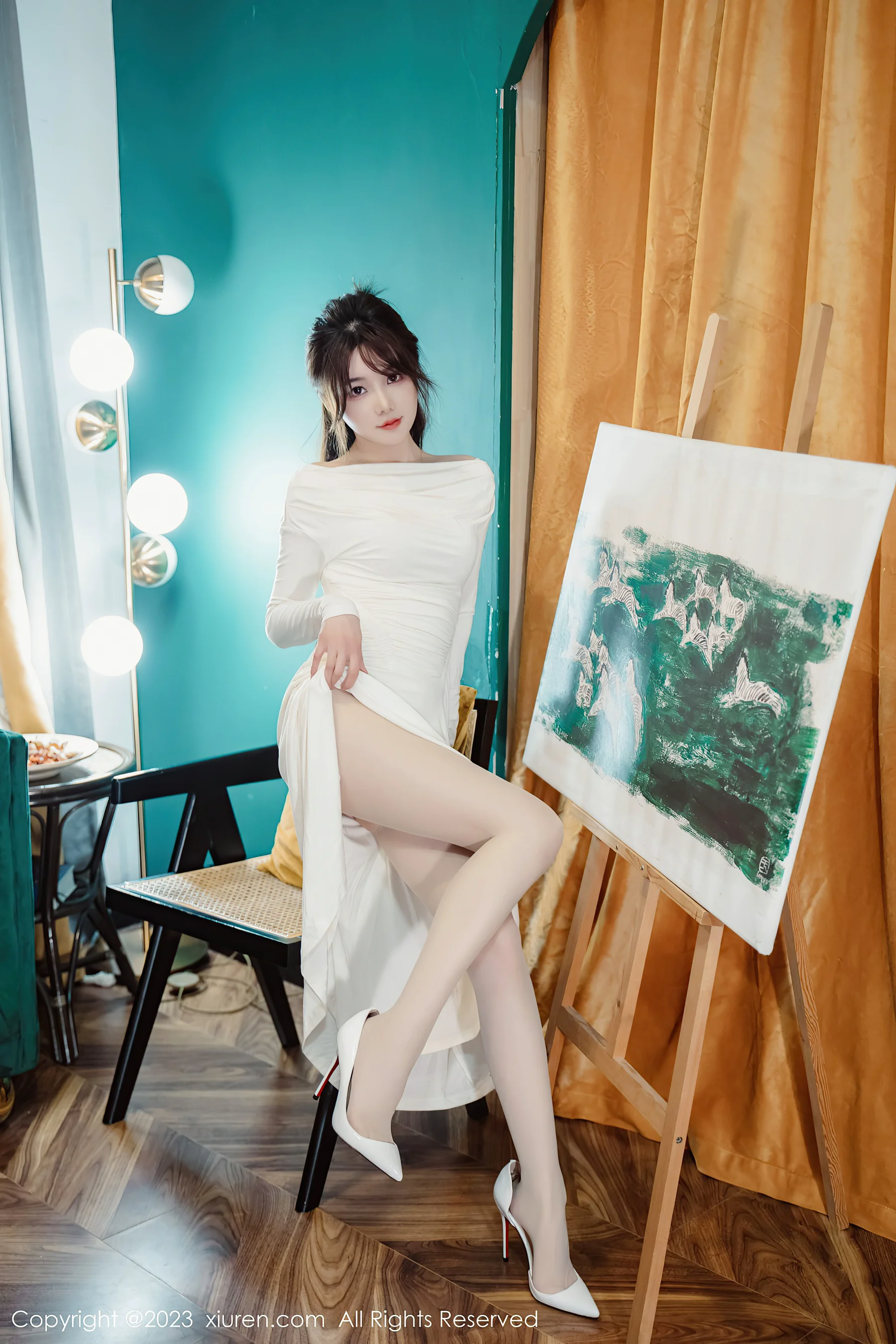 [XiuRen秀人网] No.6182 婠婠么 丝袜美腿 - 爱照片