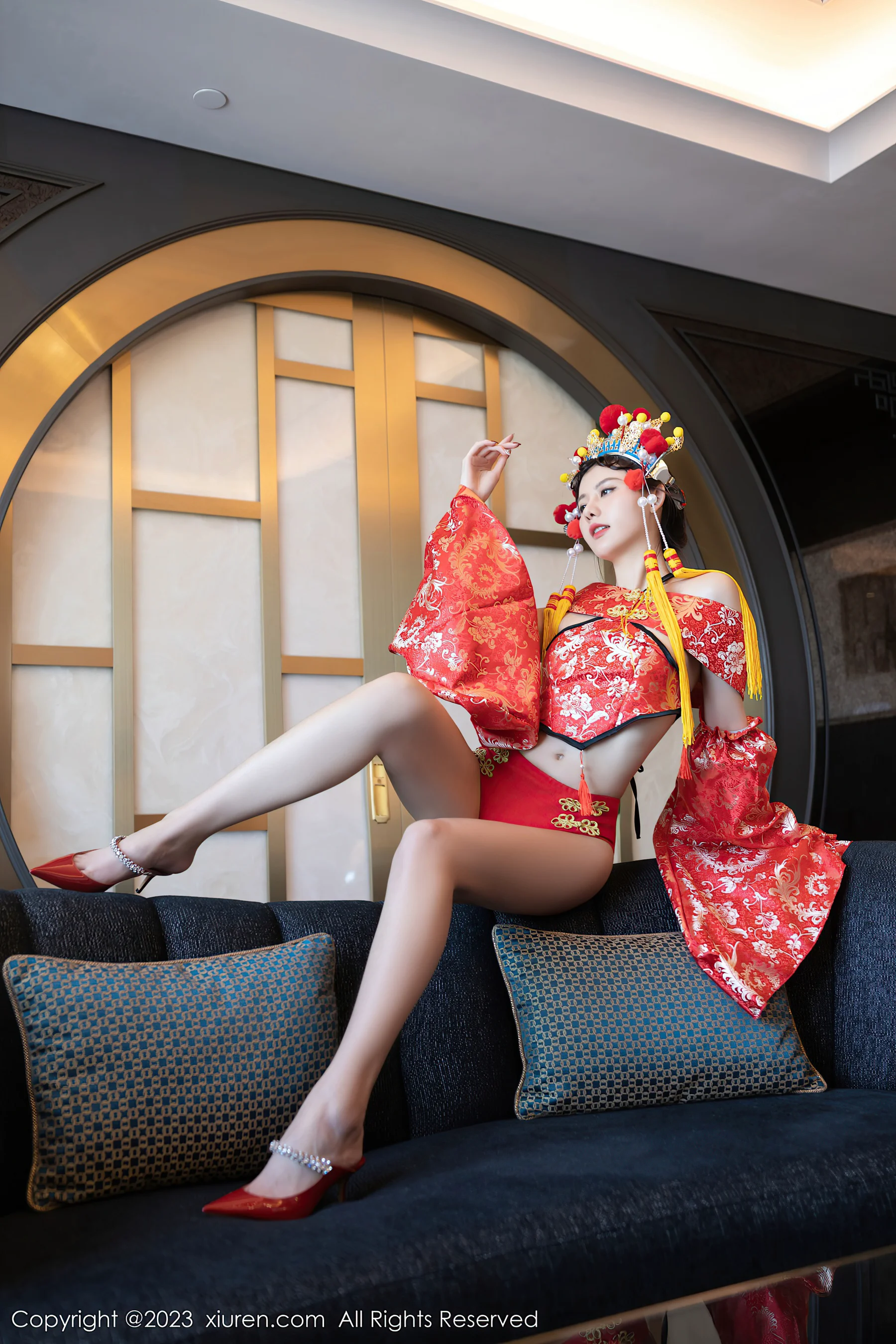 [XiuRen秀人网] No.6308 就是阿朱啊 美臀妩媚 - 爱照片