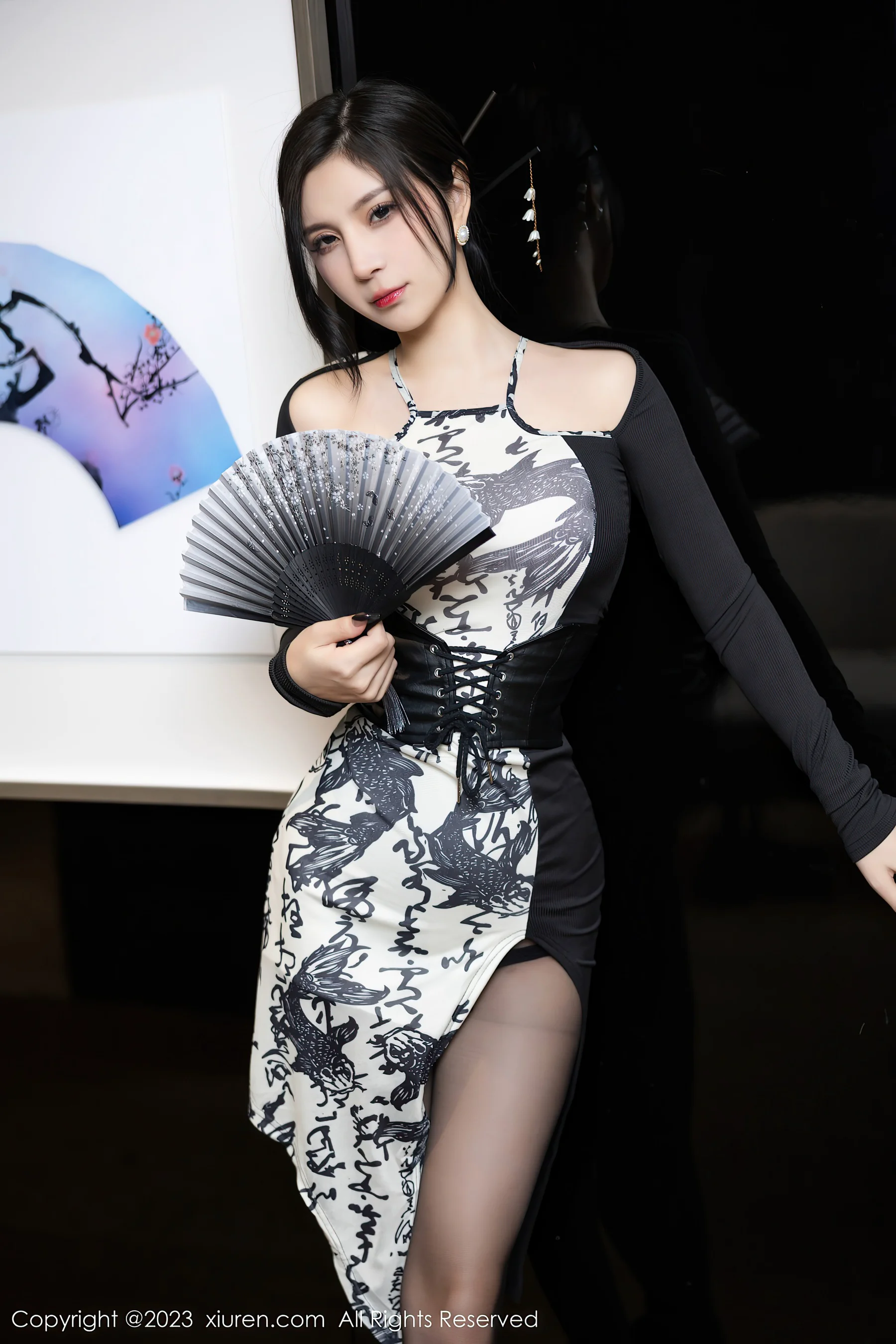 [XiuRen秀人网] No.6406 小蛮妖Yummy 黑丝美腿 - 爱照片