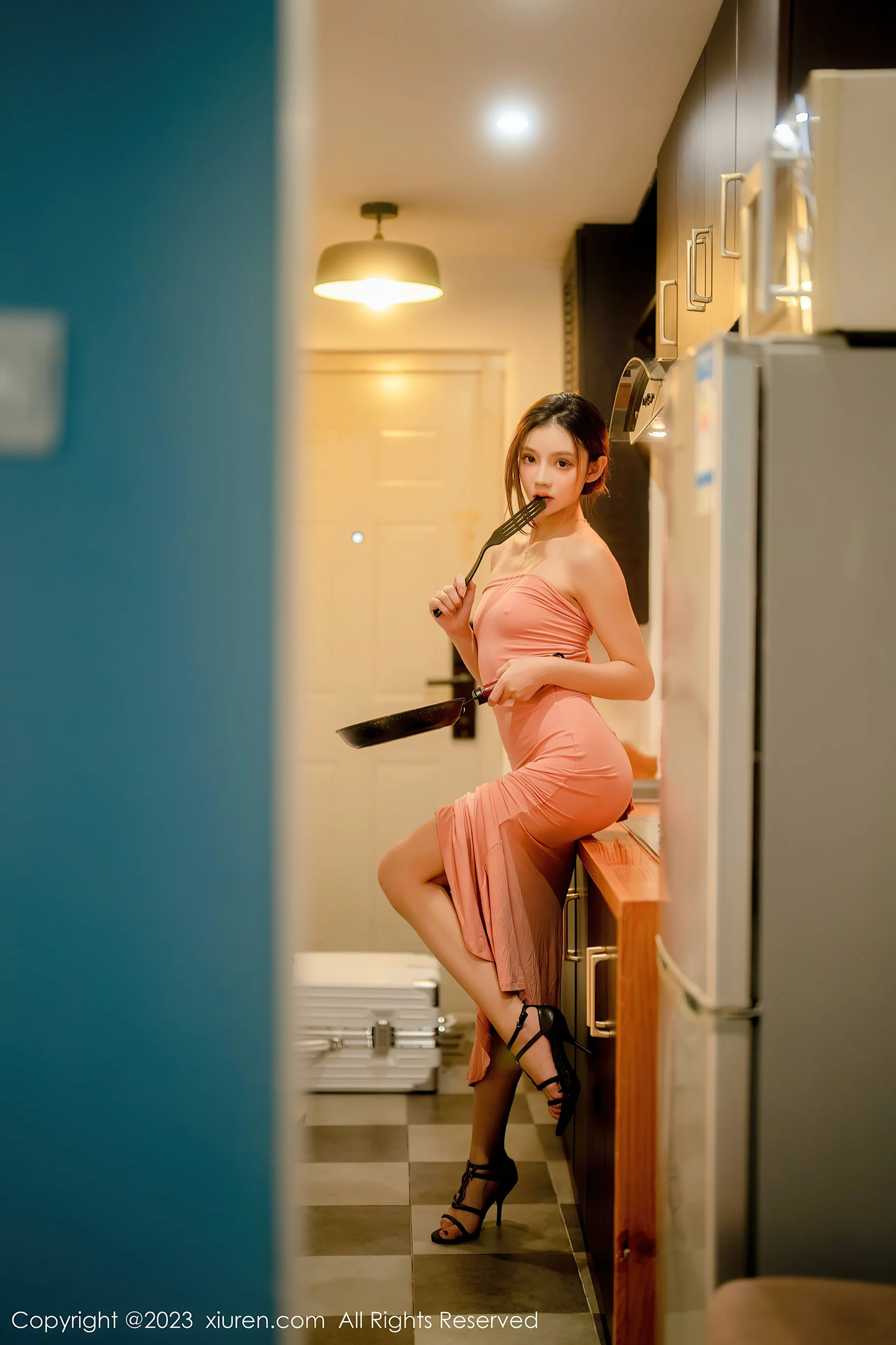[XiuRen秀人网] No.6437 加朵babe 美腿丝袜 - 爱照片
