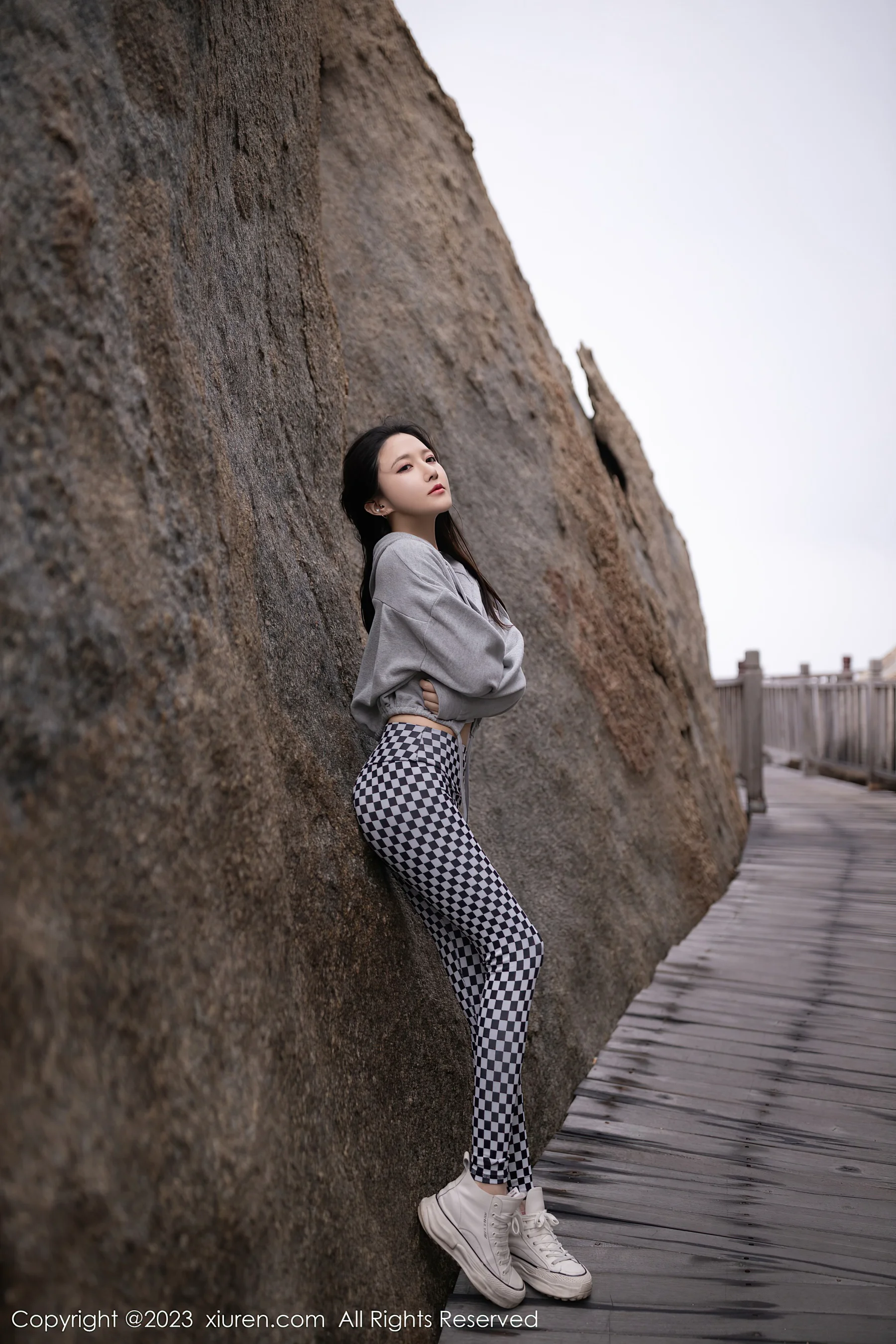 [XiuRen秀人网] No.6541 鱼子酱Fish 车拍美腿 - 爱照片