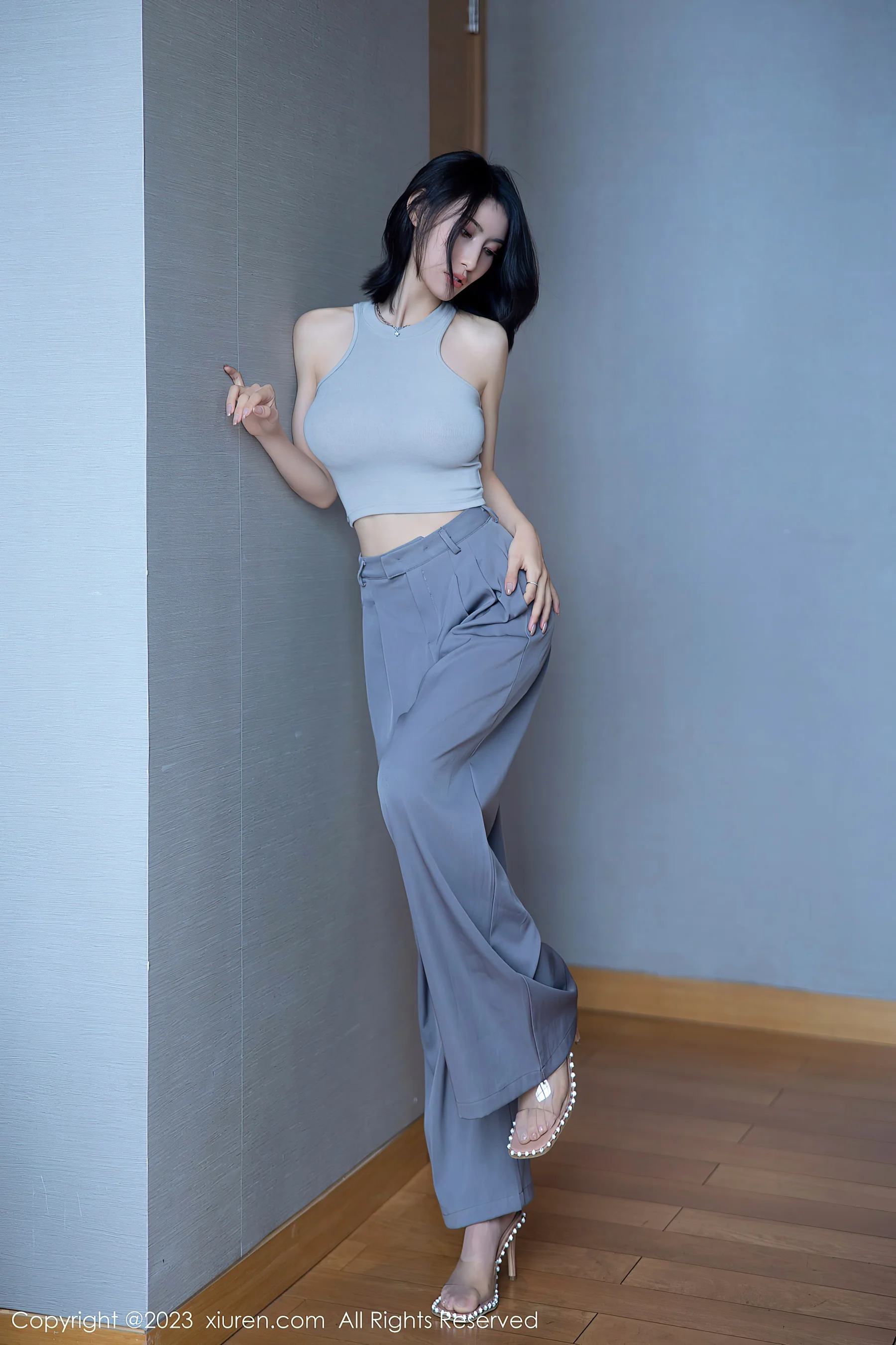 [XiuRen秀人网] No.6552 lingyu69 丰腴美腿 - 爱照片