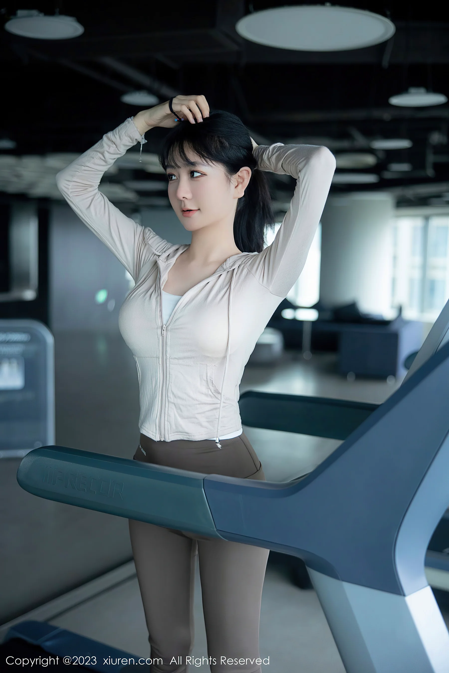 [XiuRen秀人网] No.6683 幼幼 健身美腿 - 爱照片