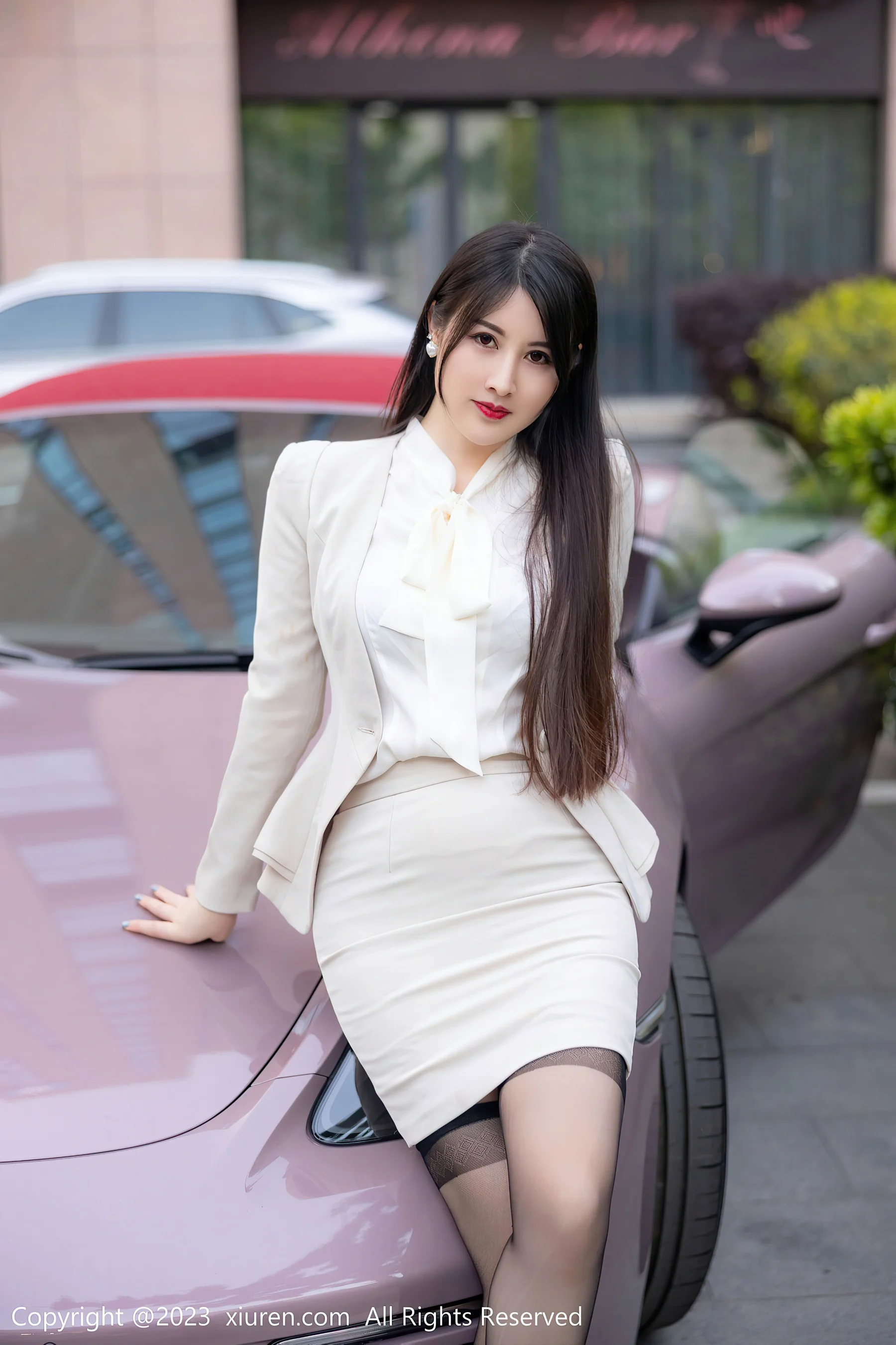 [XiuRen秀人网] No.6879 诗诗kiki 黑丝美臀 - 爱照片