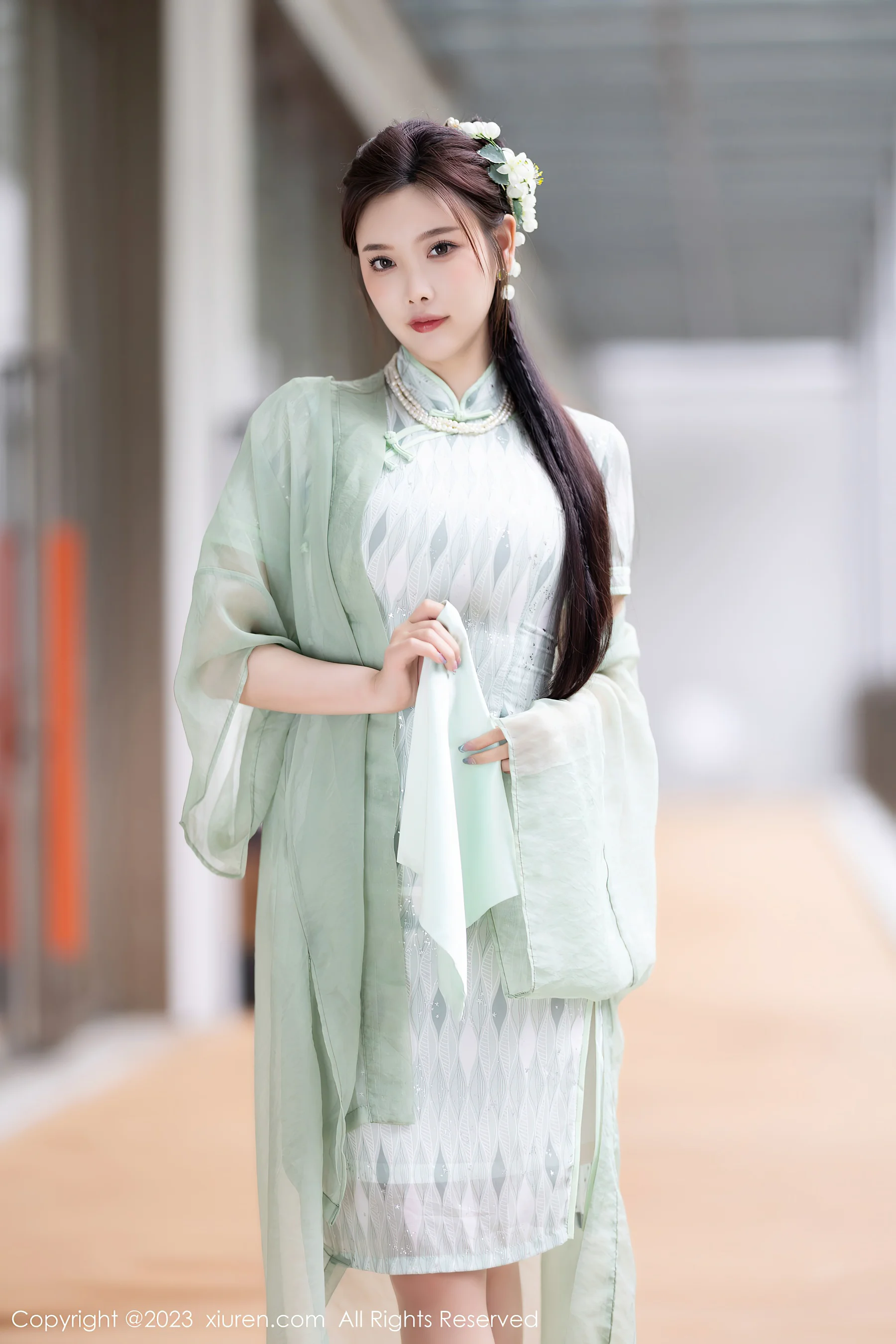 [XiuRen秀人网] No.6983 杨晨晨Yome 旗袍美腿 - 爱照片