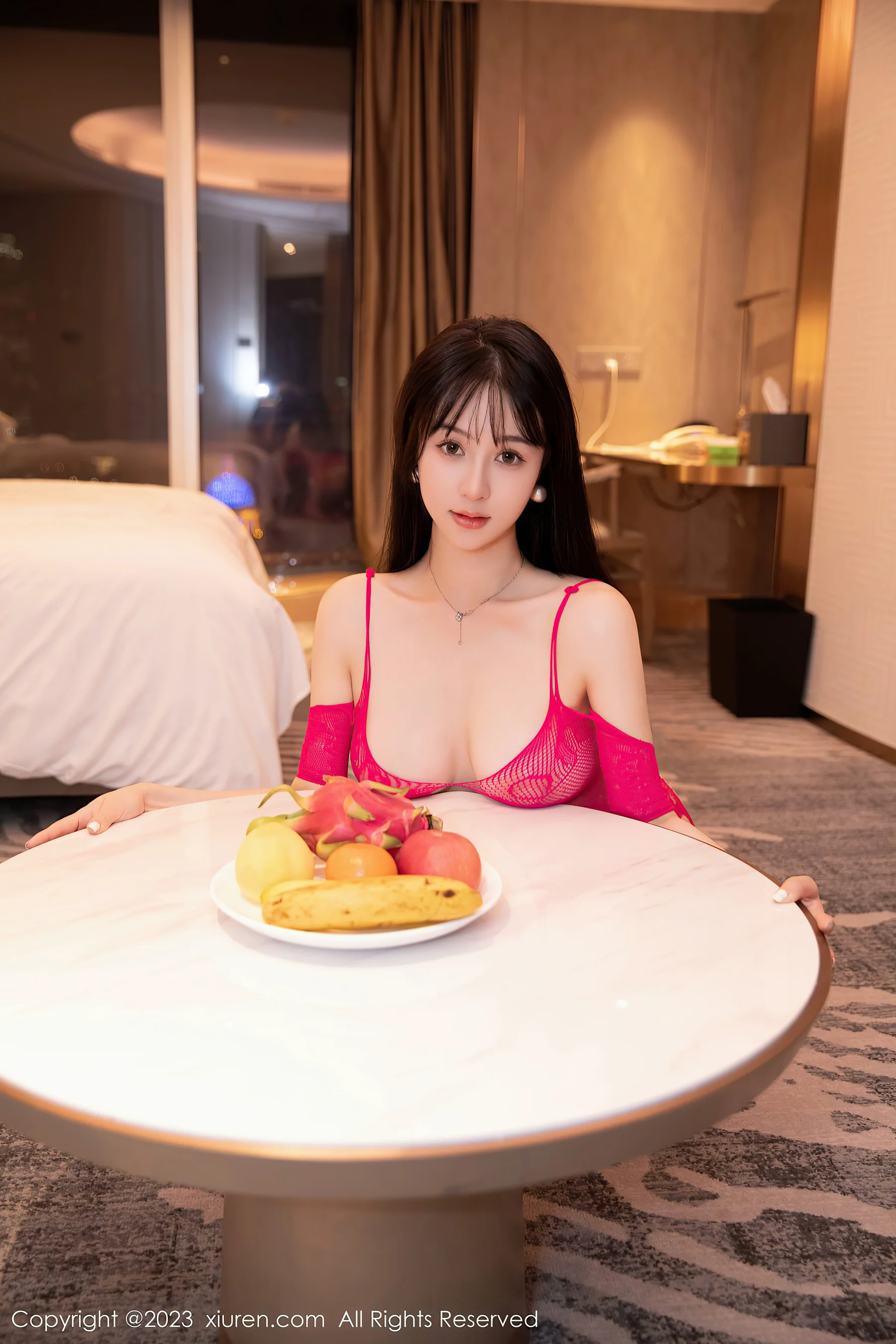 [XiuRen秀人网] No.7069 柚琪Rich 丰腴美臀 - 爱照片