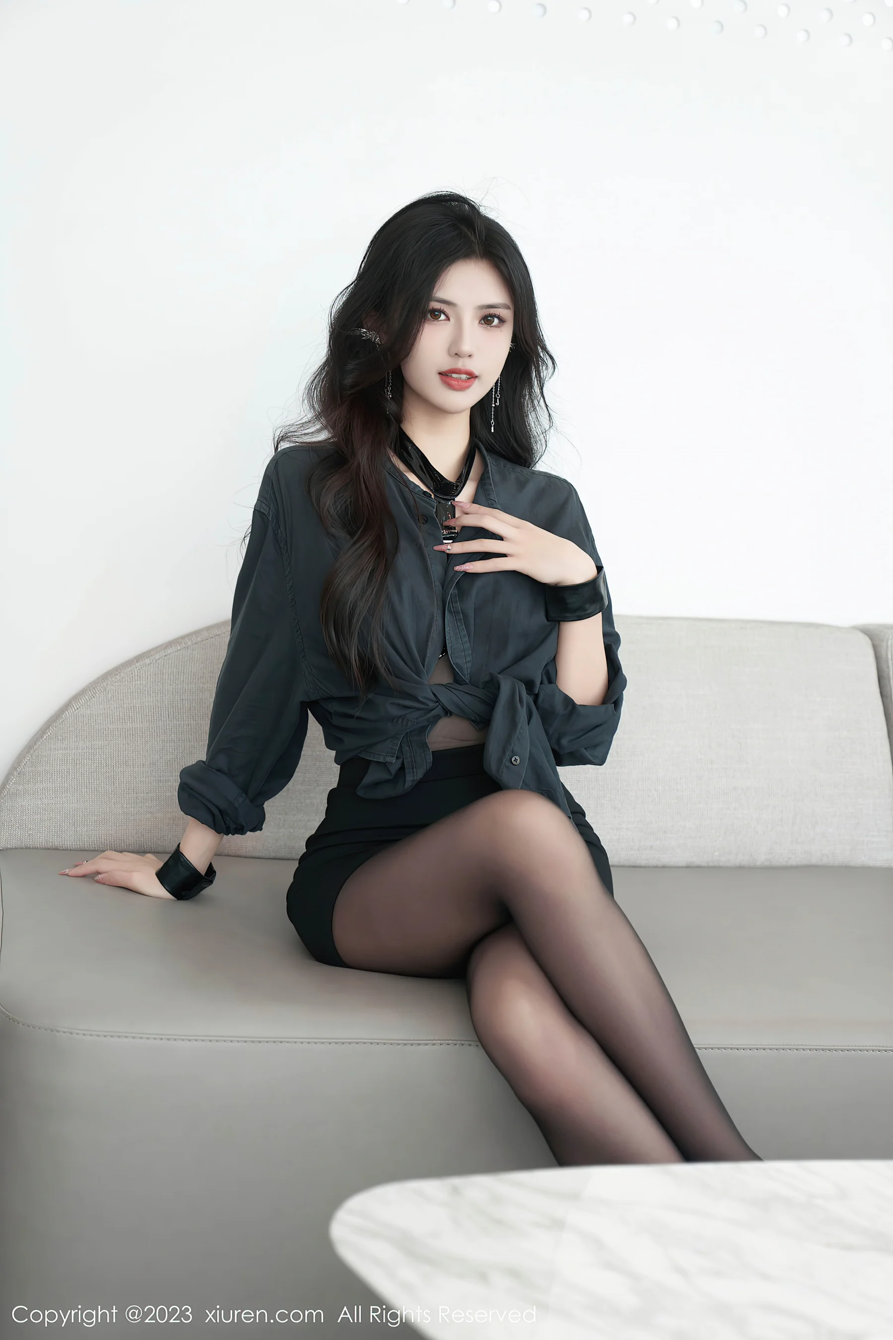 [XiuRen秀人网] No.7100 浅浅Danny 黑丝美腿 - 爱照片