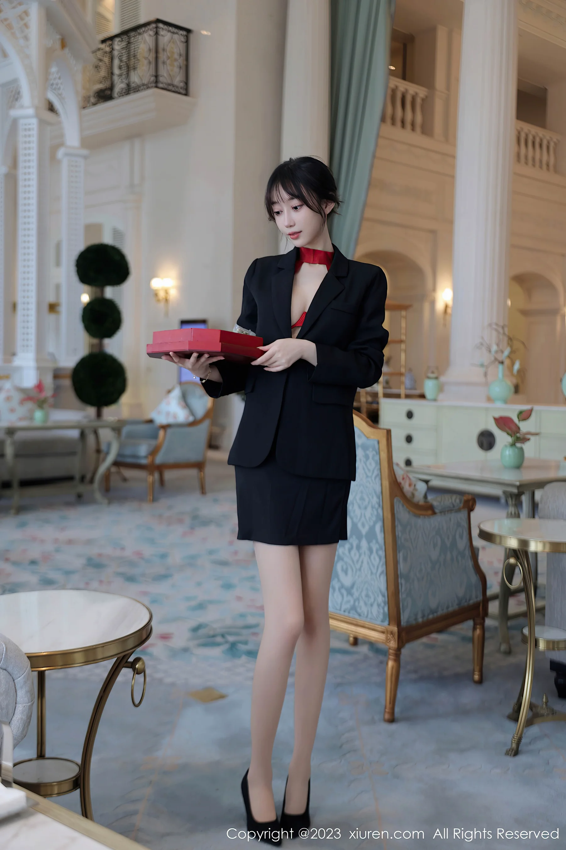 [XiuRen秀人网] No.7102 玥儿玥er 制服美腿 - 爱照片