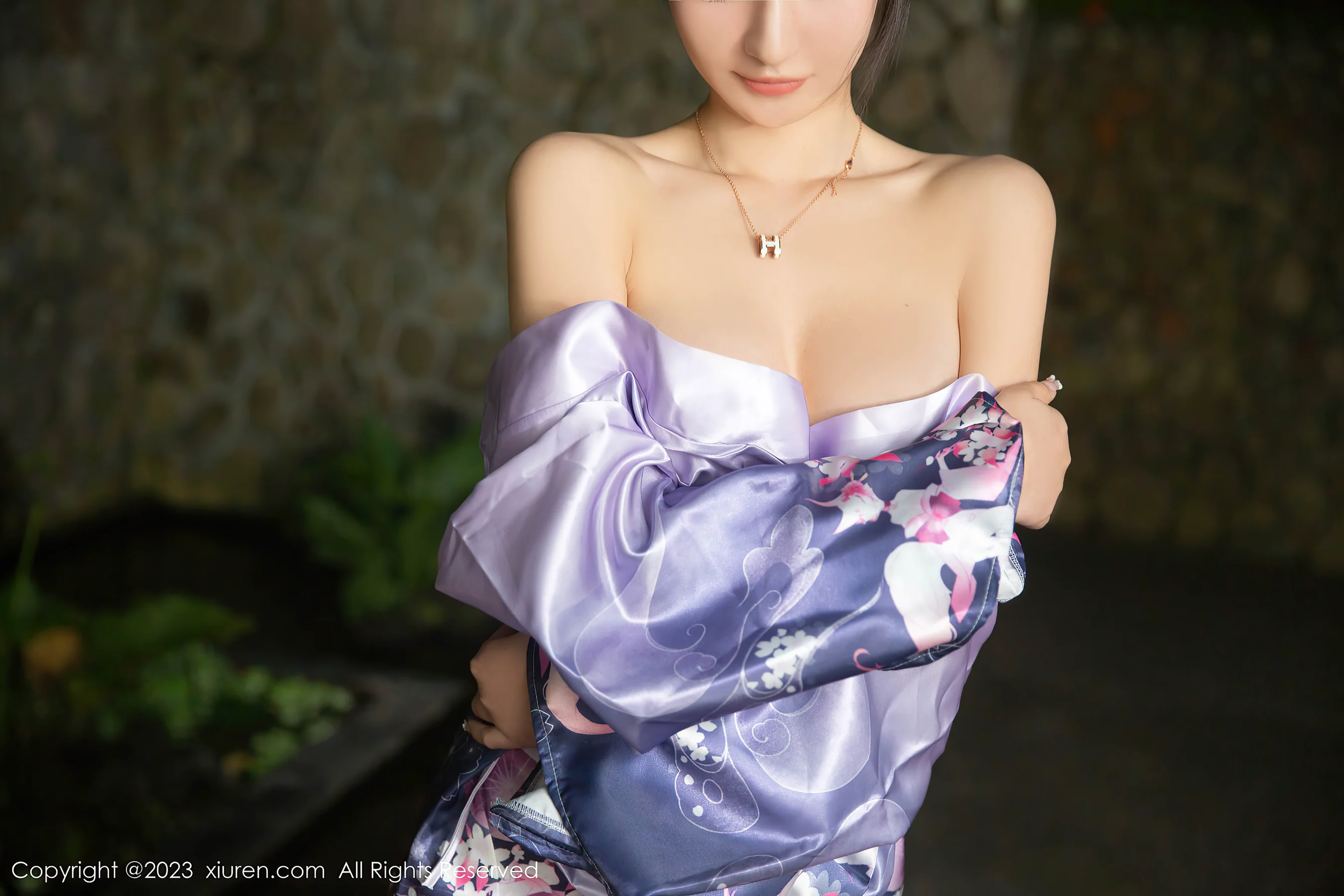 [XiuRen秀人网] No.7109 熊小诺 妩媚美腿 - 爱照片