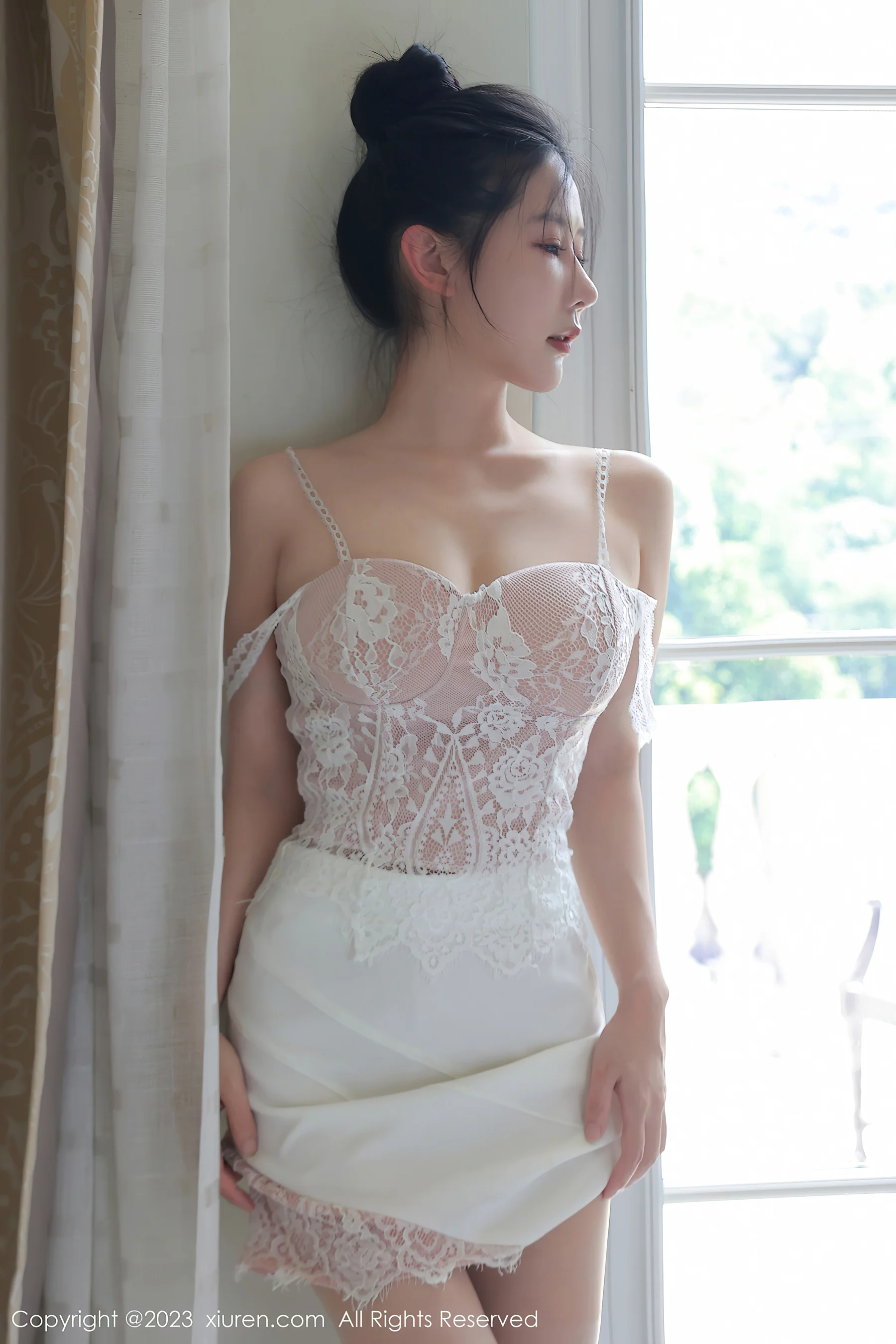 [XiuRen秀人网] No.7124 尹甜甜 妩媚美臀 - 爱照片