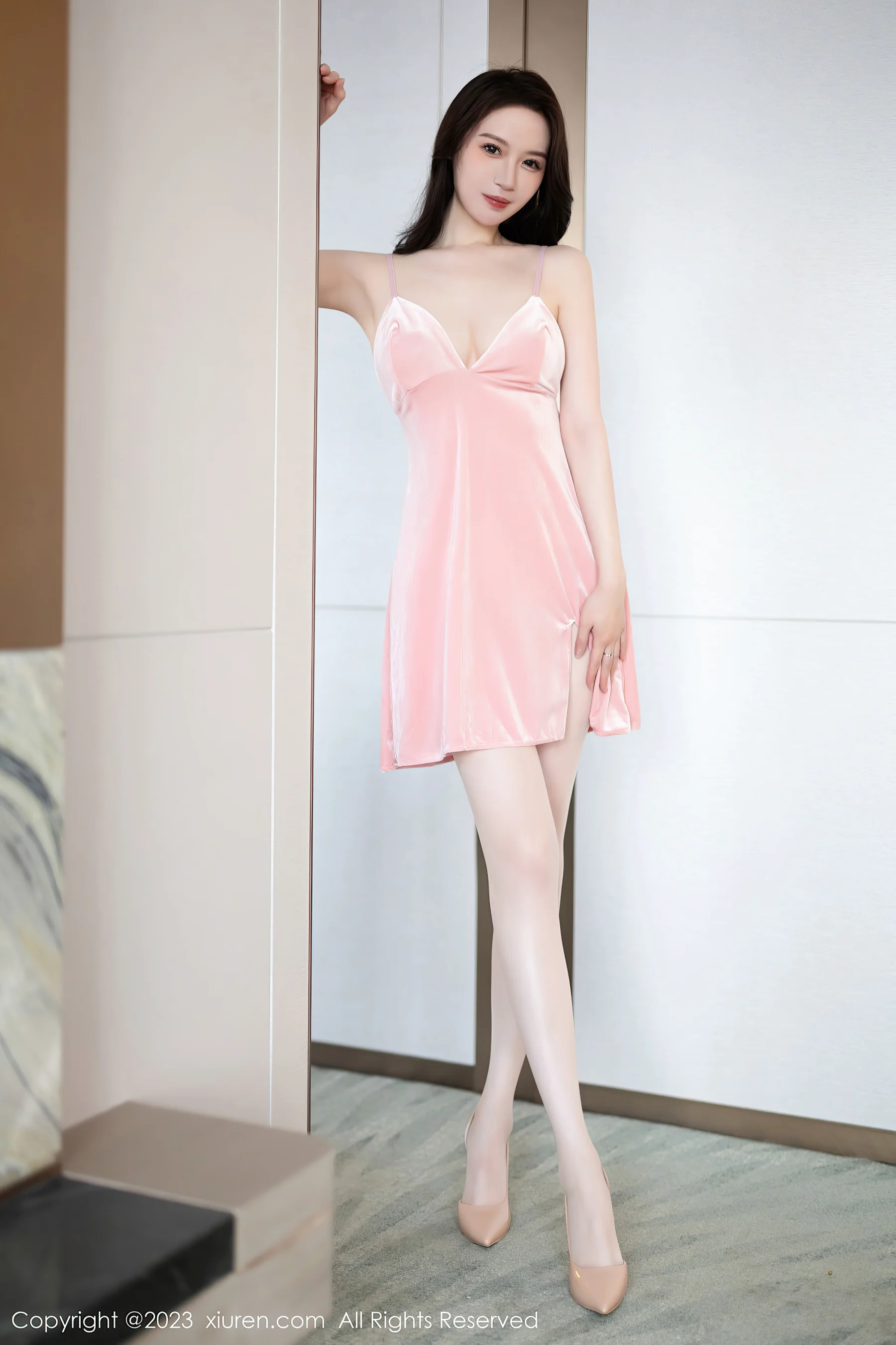 [XiuRen秀人网] No.7182 梦心玥 丝袜美腿 - 爱照片