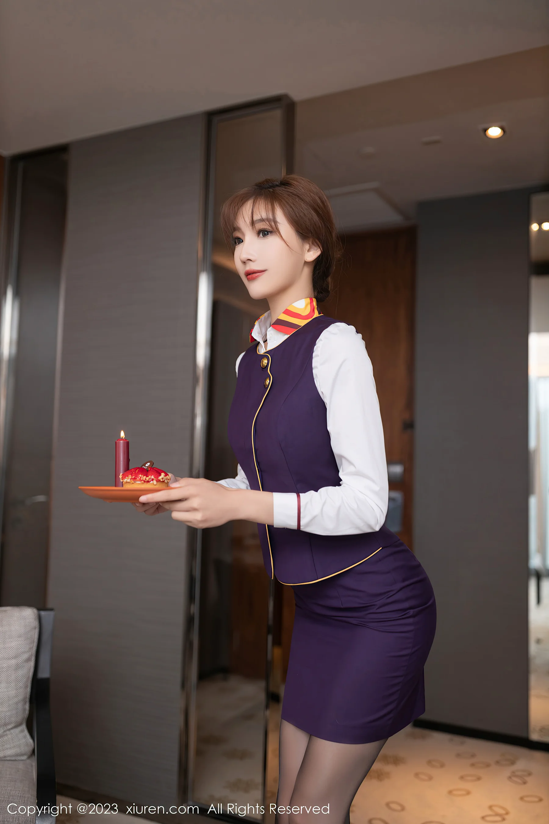 [XiuRen秀人网] No.7248 陆萱萱 制服黑丝 - 爱照片
