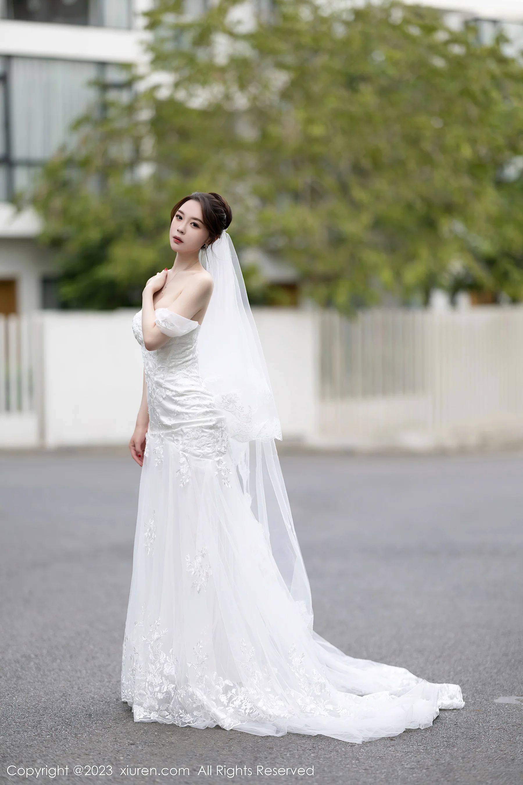 [XiuRen秀人网] No.7310 梦心玥 婚纱美腿 - 爱照片