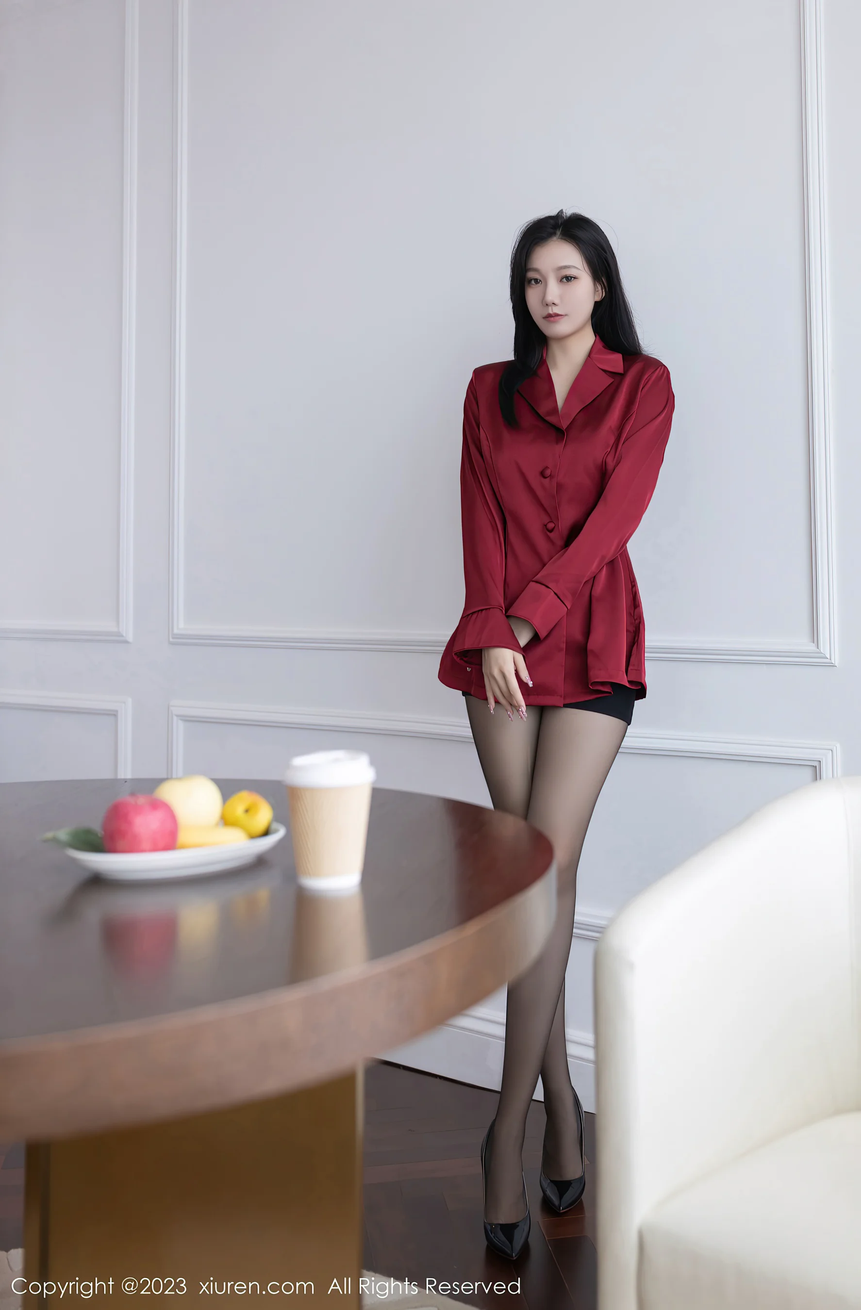 [XiuRen秀人网] No.7338 安然anran 黑丝美腿 - 爱照片