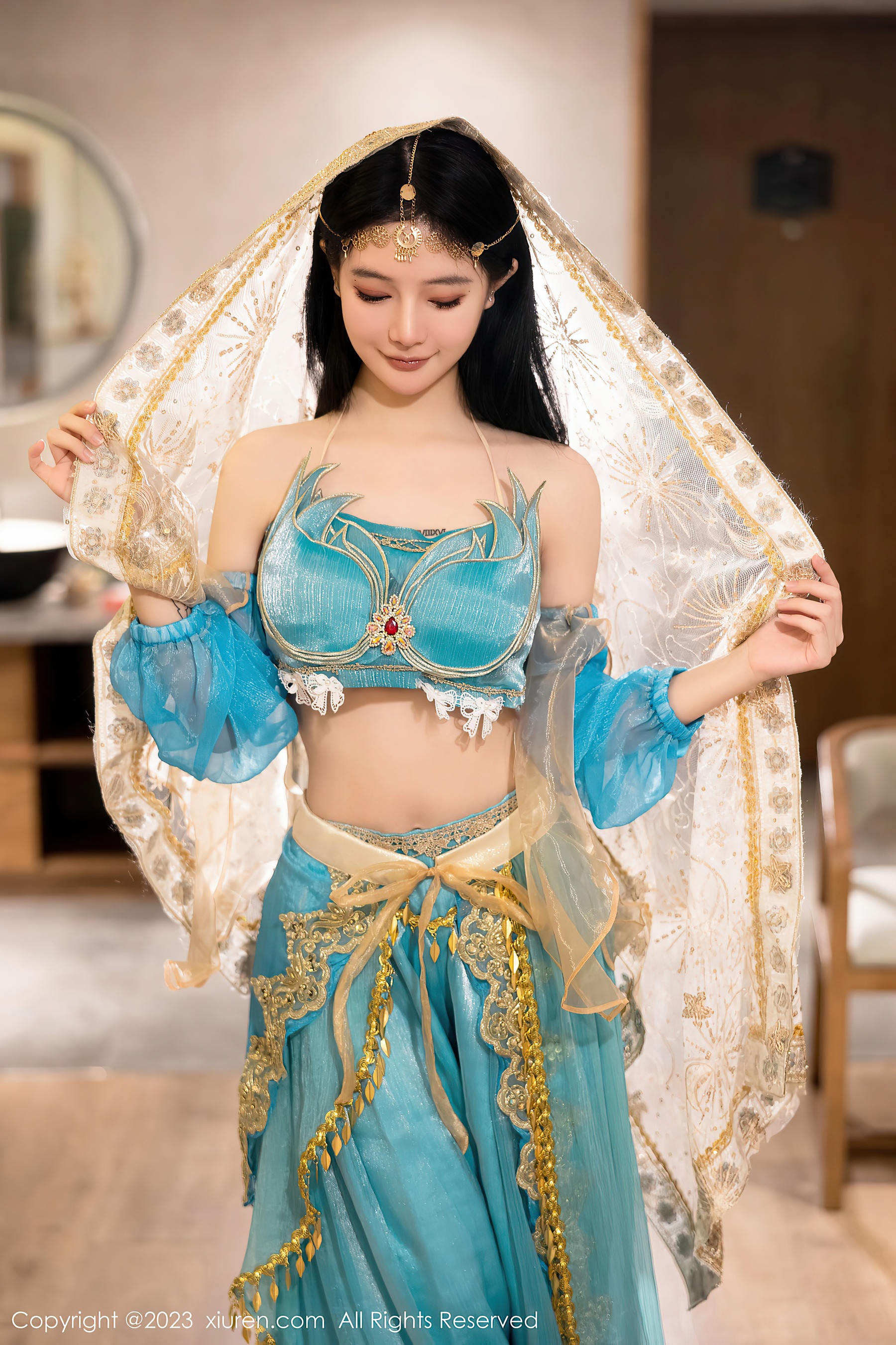 [XiuRen秀人网] No.7469 幼幼 西域舞娘美腿 - 爱照片