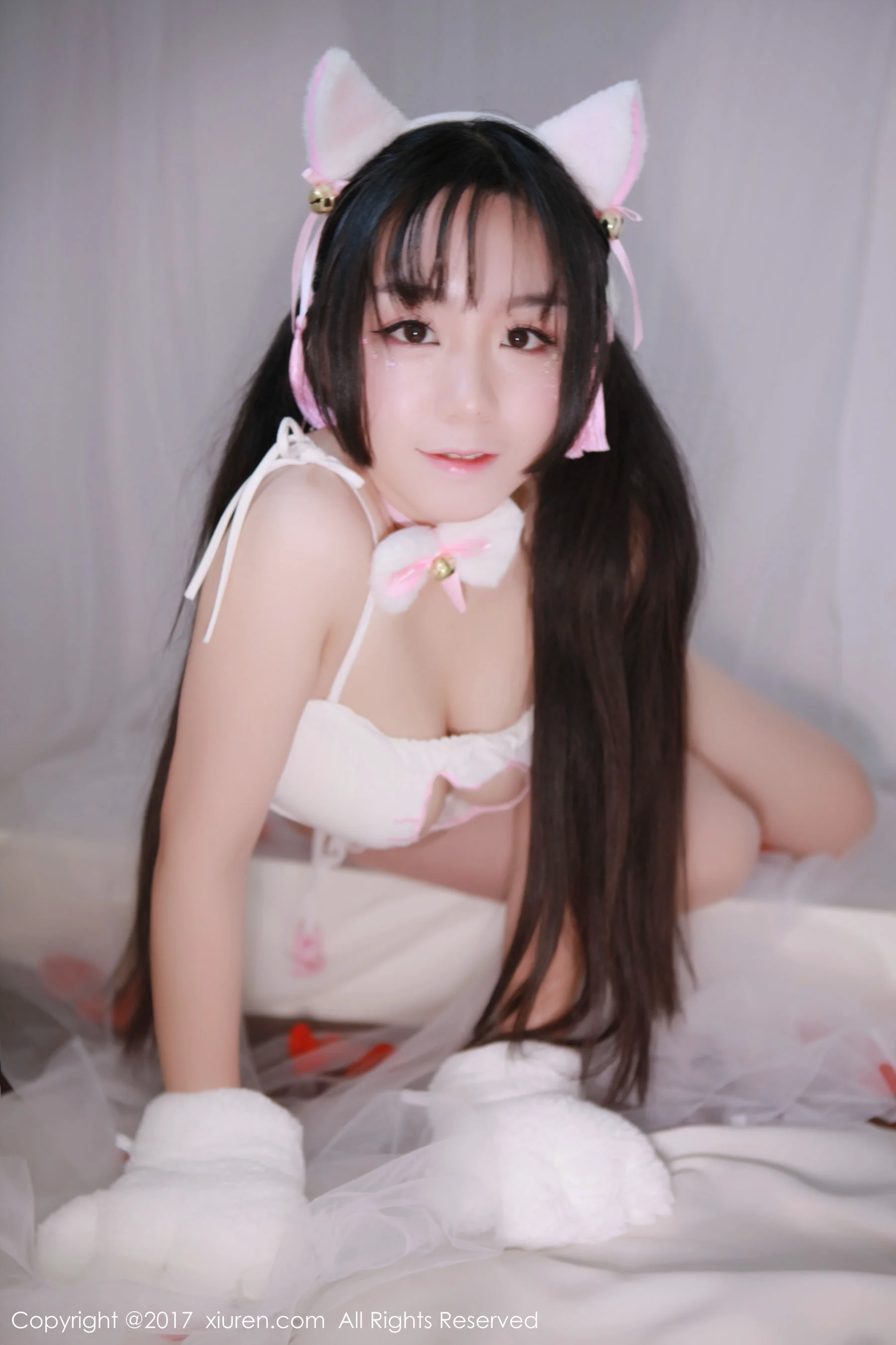 吃白菜的vi菜菜《长着猫耳朵及尾巴的清纯可爱少女》 [秀人网XIUREN] No.753 写真集 - 爱照片