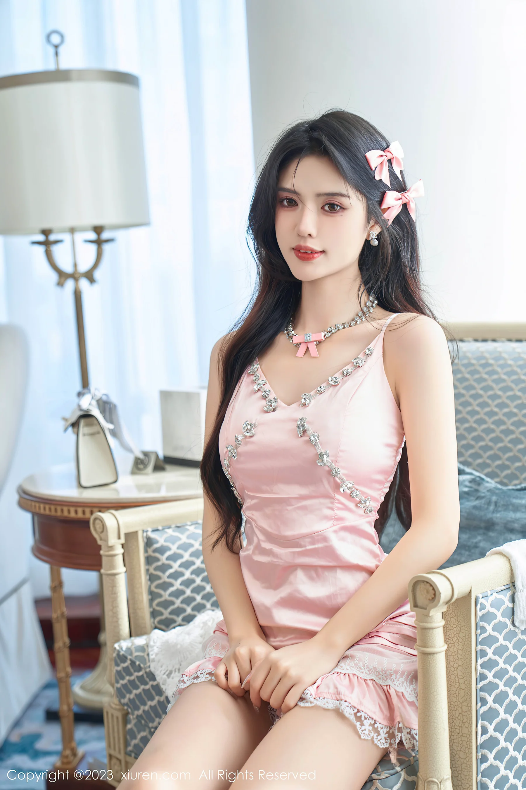 [XiuRen秀人网] No.7595 浅浅Danny 清纯美腿 - 爱照片