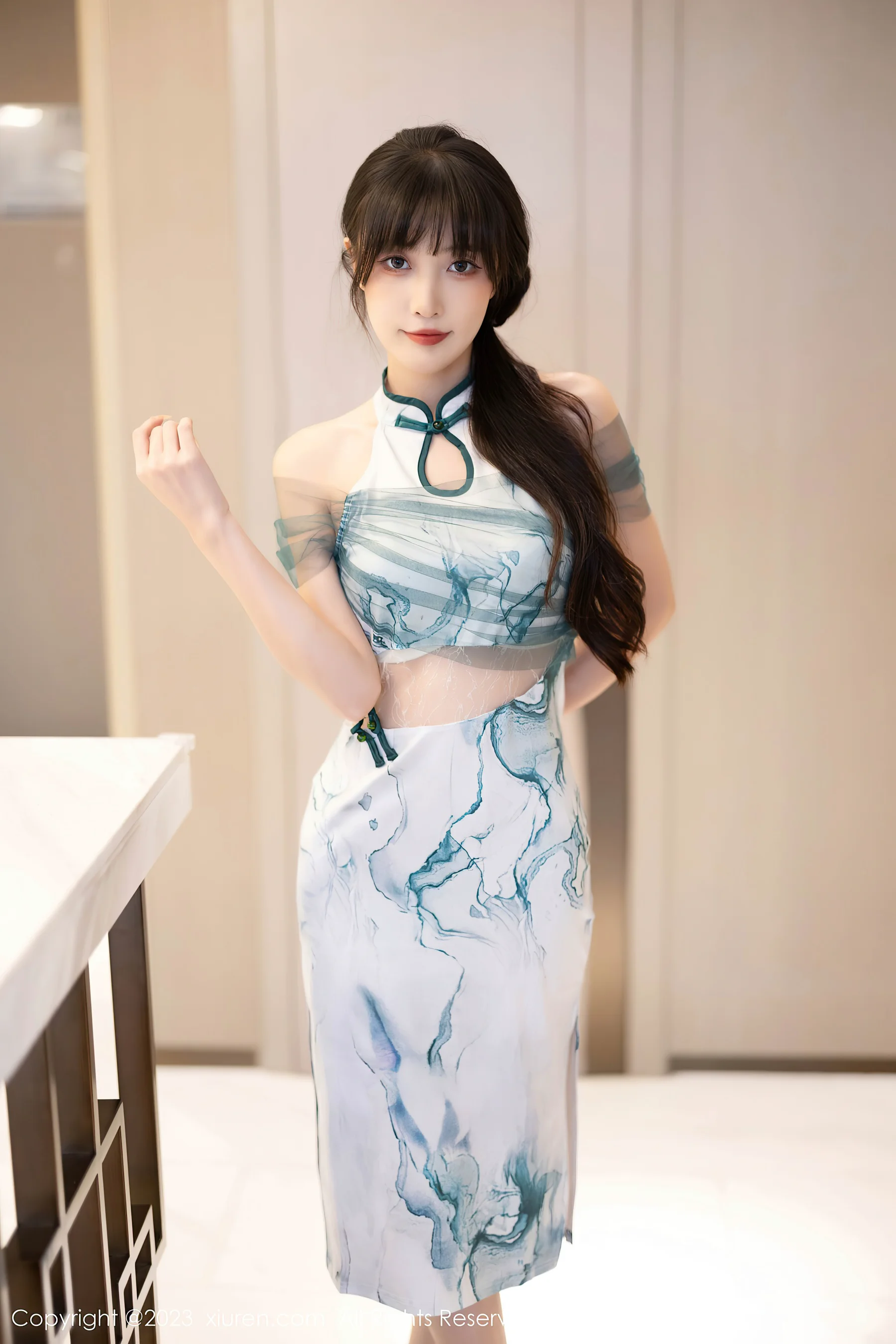 [XiuRen秀人网] No.7605 林星阑 旗袍美腿 - 爱照片