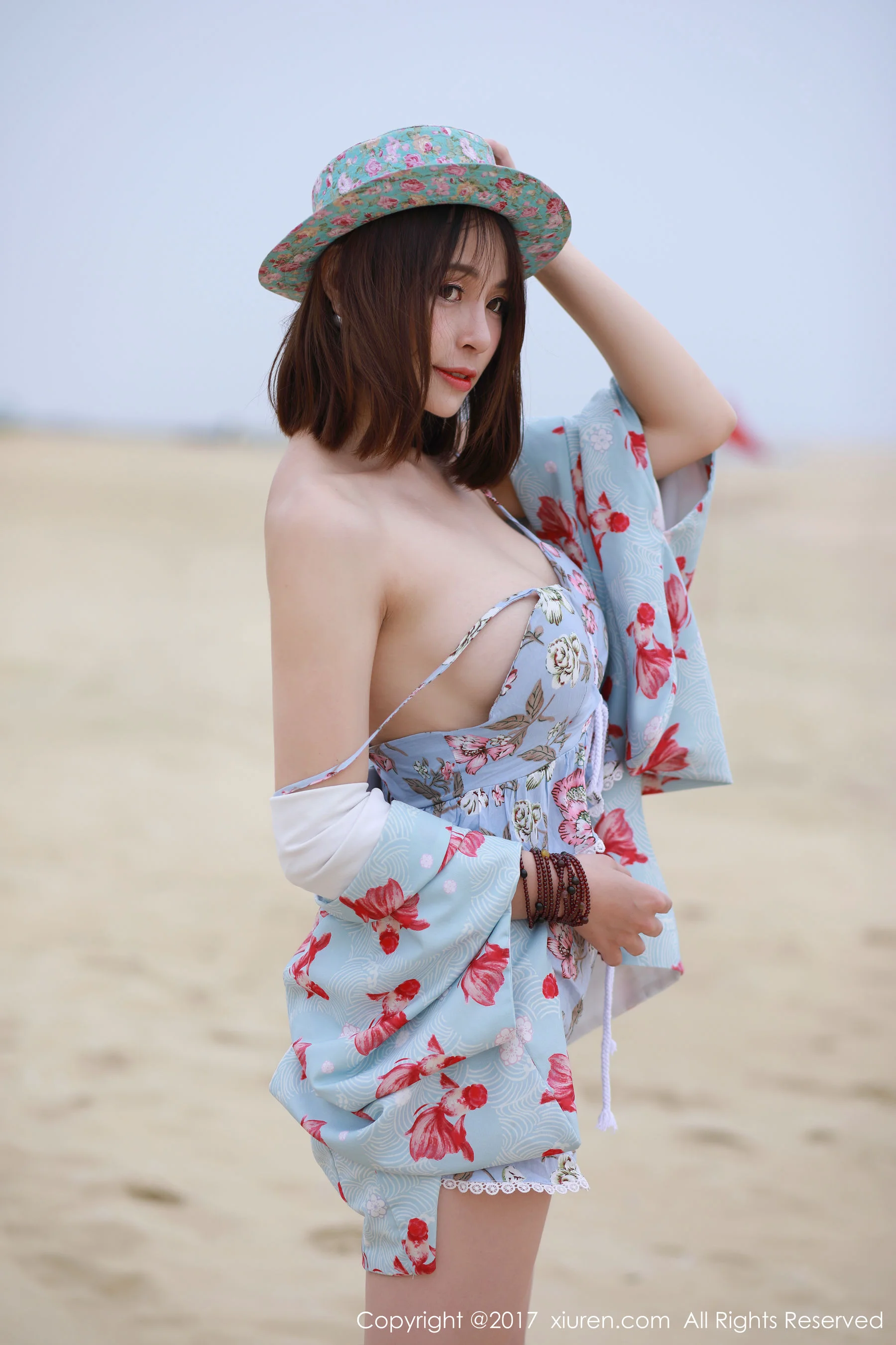 奈奈Fox《海边沙滩系列》 [秀人网XIUREN] No.766 写真集 - 爱照片