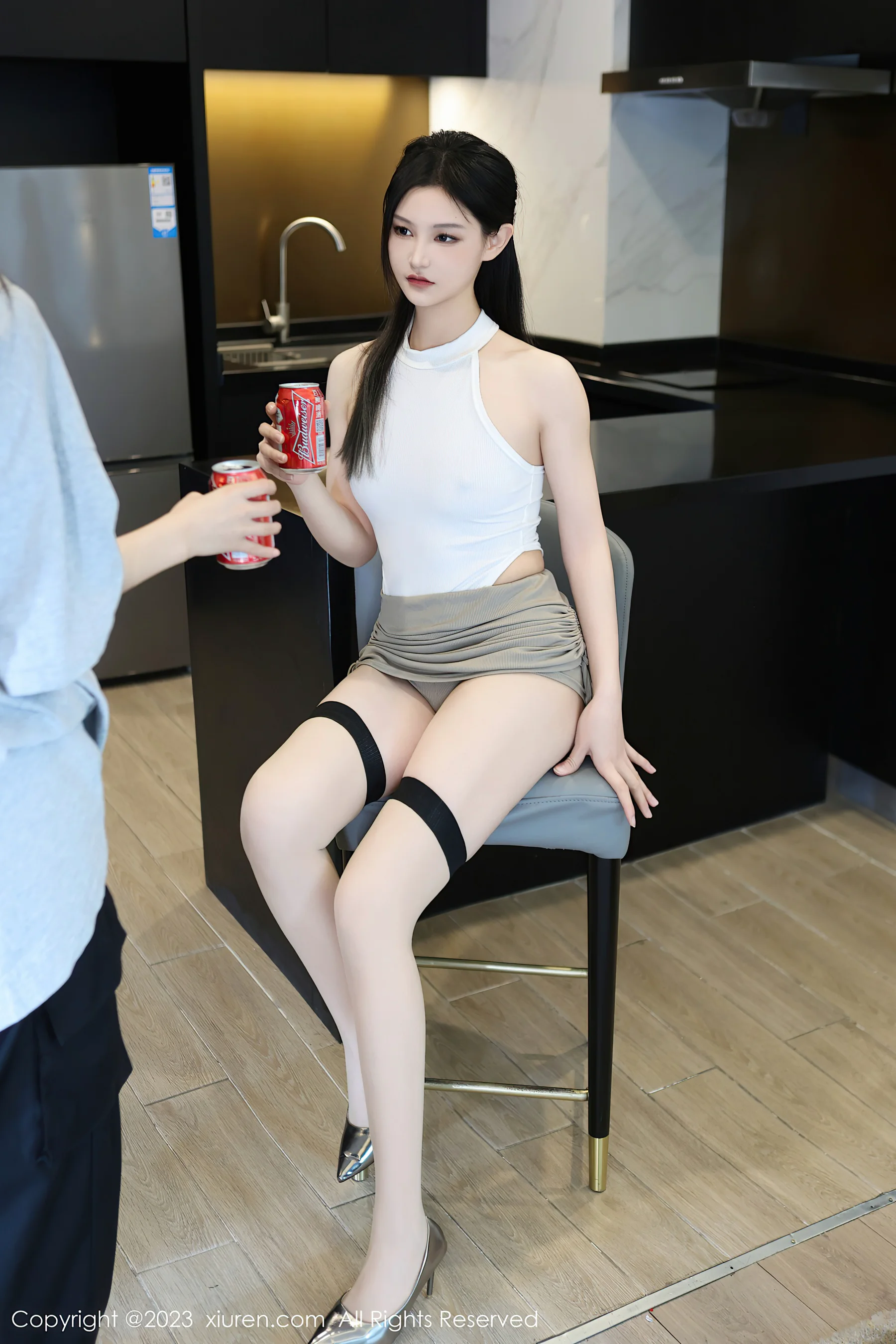 [XiuRen秀人网] No.7663 大橘BBKira 新人美臀 - 爱照片
