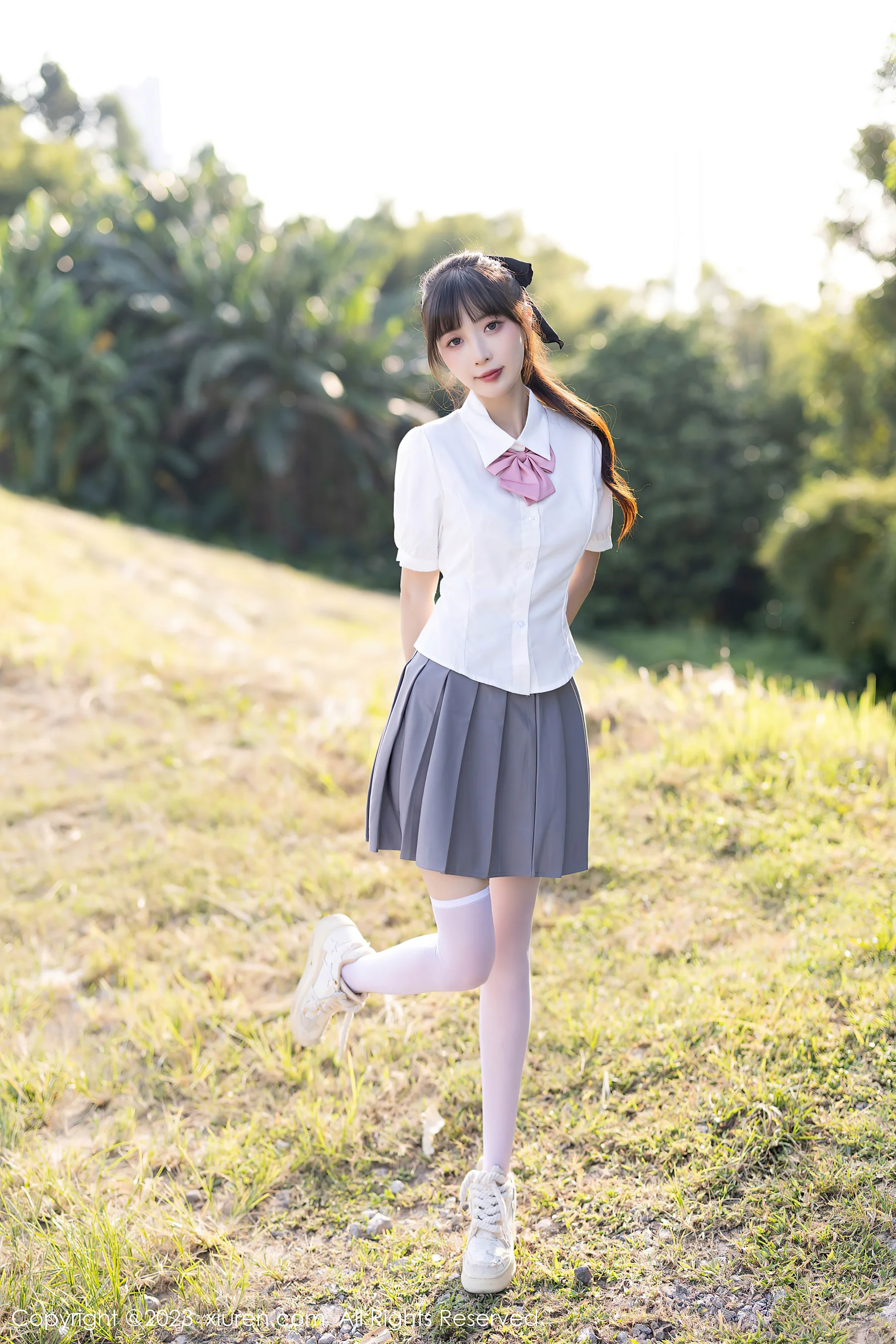 [XiuRen秀人网] No.7771 林星阑 短裙美腿 - 爱照片