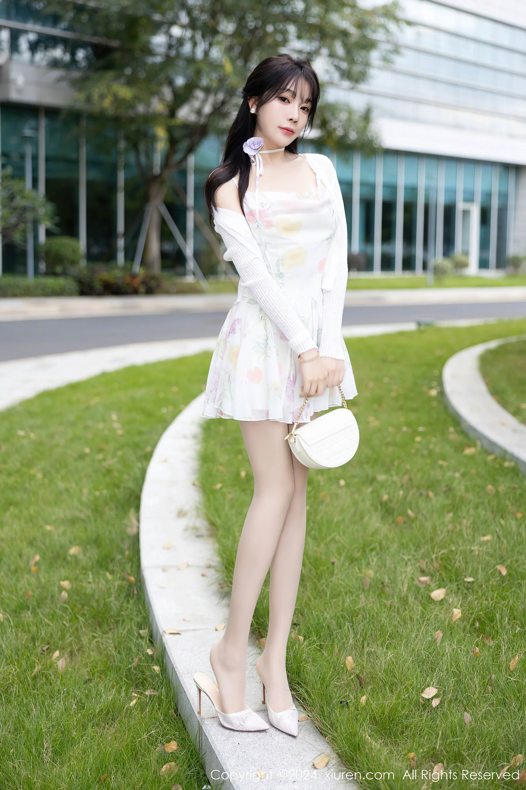 [XiuRen秀人网] No.7959 徐莉芝Booty 清纯美腿 - 爱照片