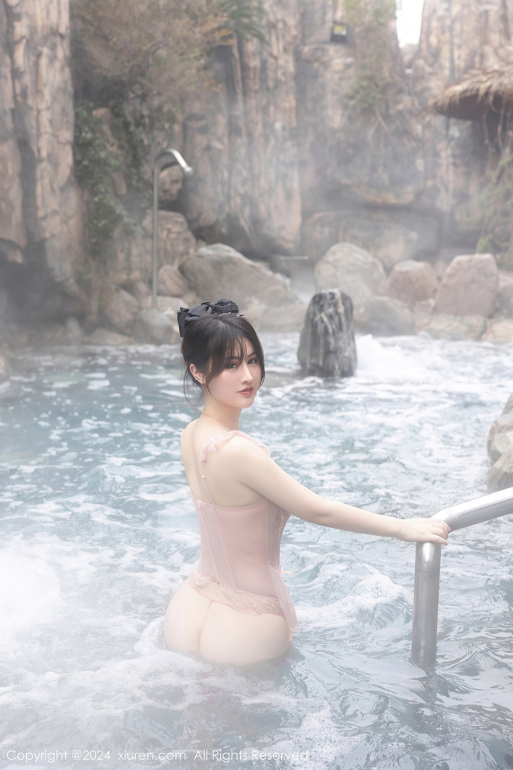 [XiuRen秀人网] No.8039 诗诗kiki 黑丝美臀 - 爱照片