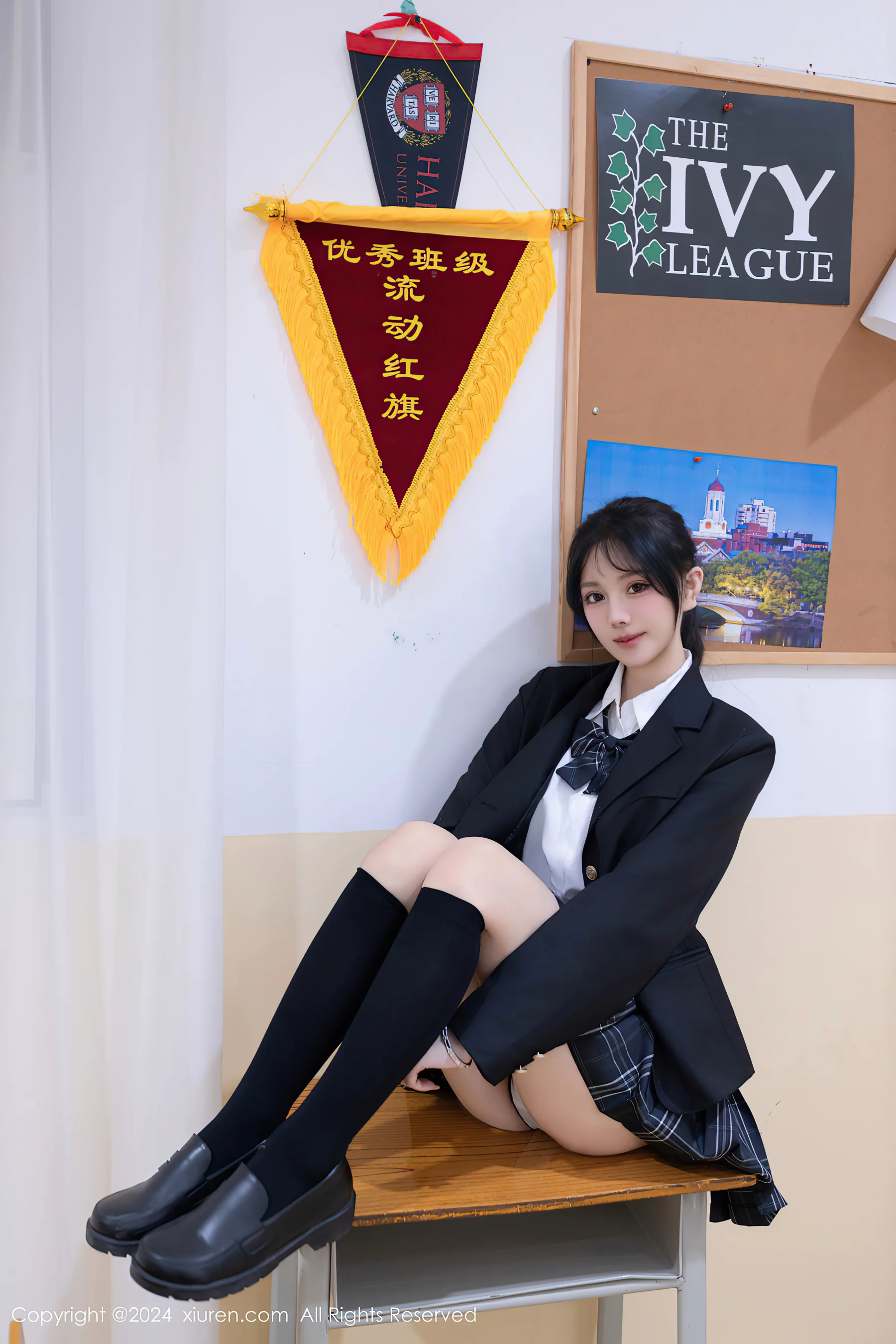 [XiuRen秀人网] No.8058 幼幼 美腿性感 - 爱照片