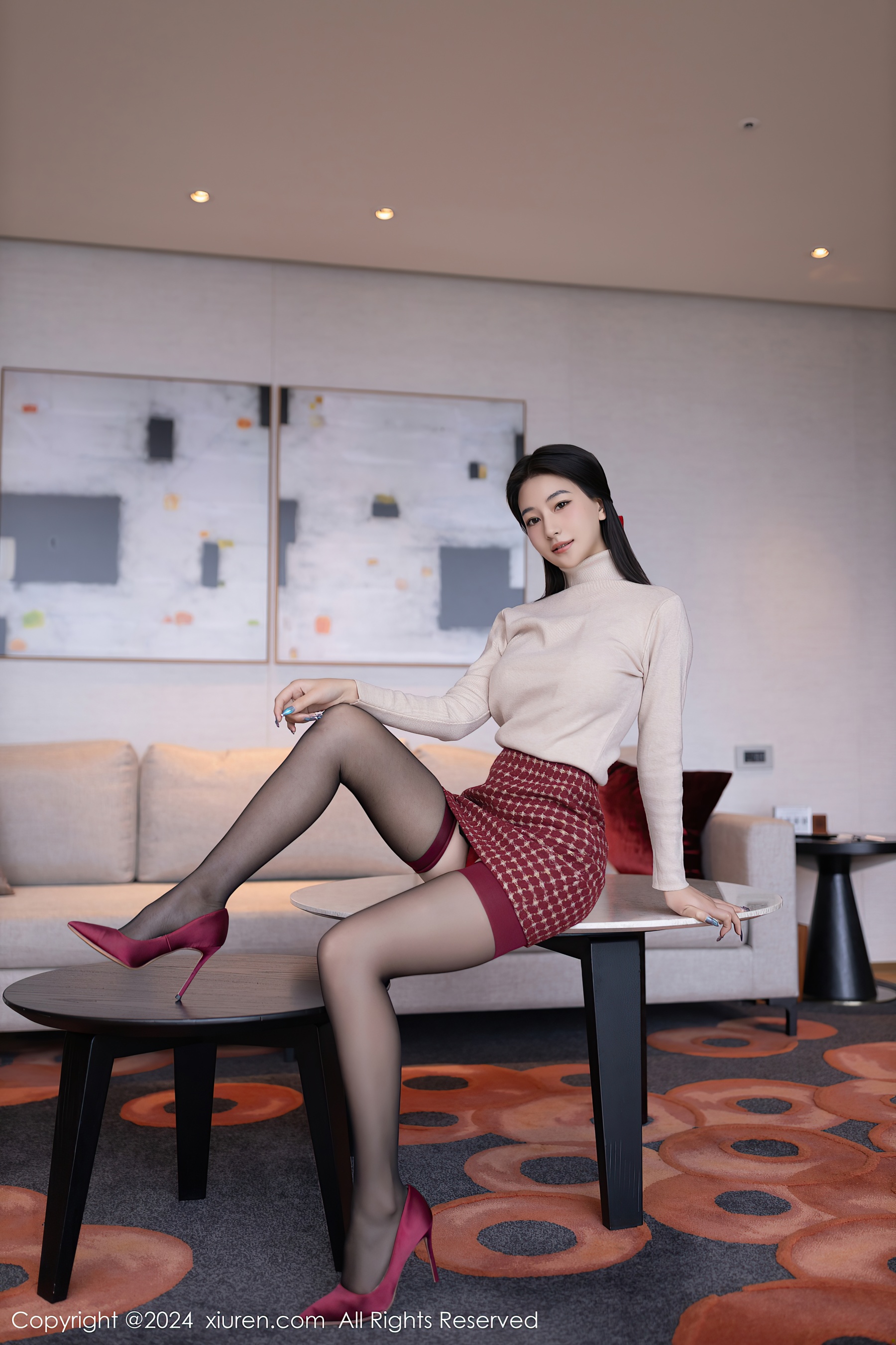 [XiuRen秀人网] No.8074 熊小诺 黑丝美臀 - 爱照片