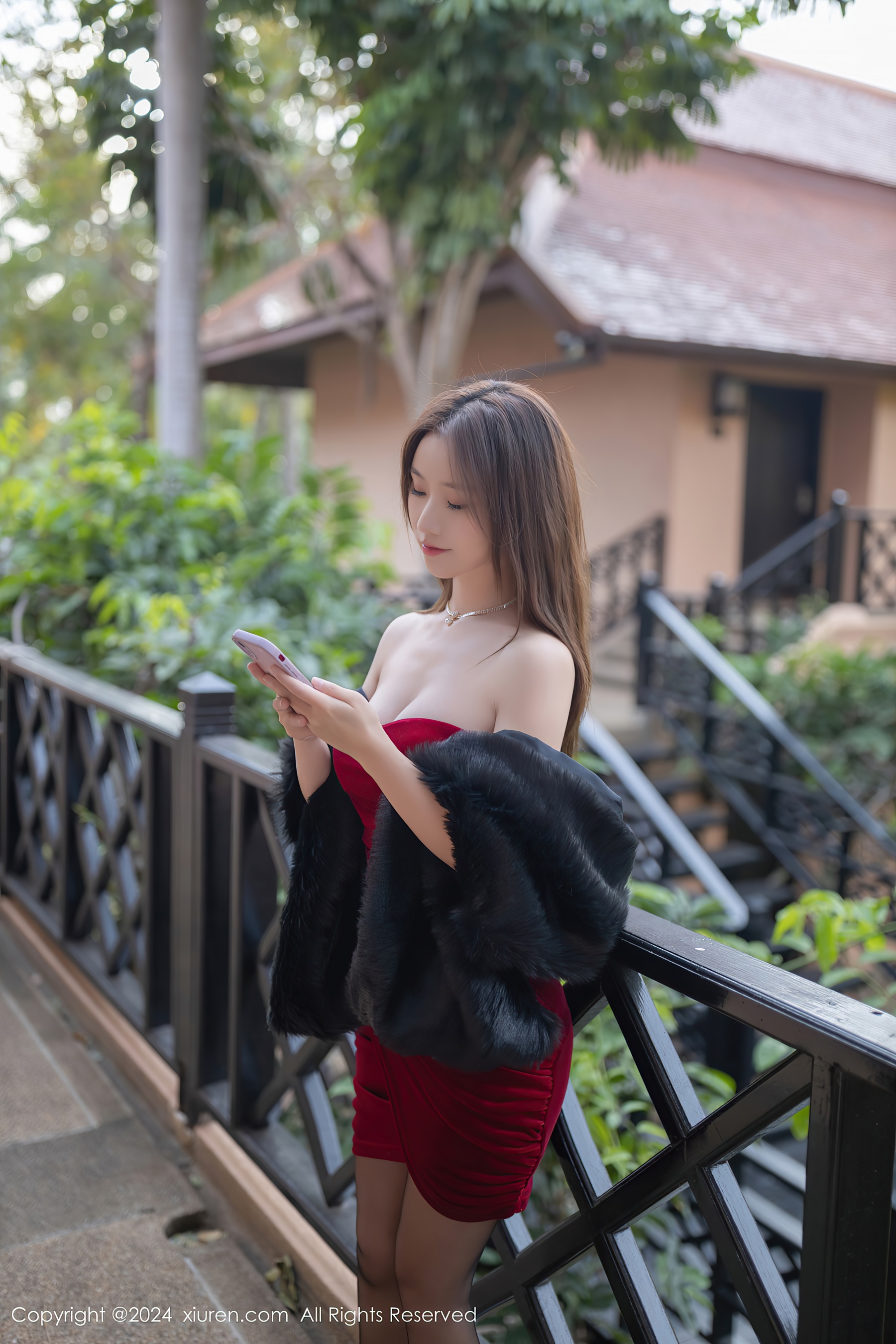 [XiuRen秀人网] No.8077 杏子Yada 美腿黑丝 - 爱照片
