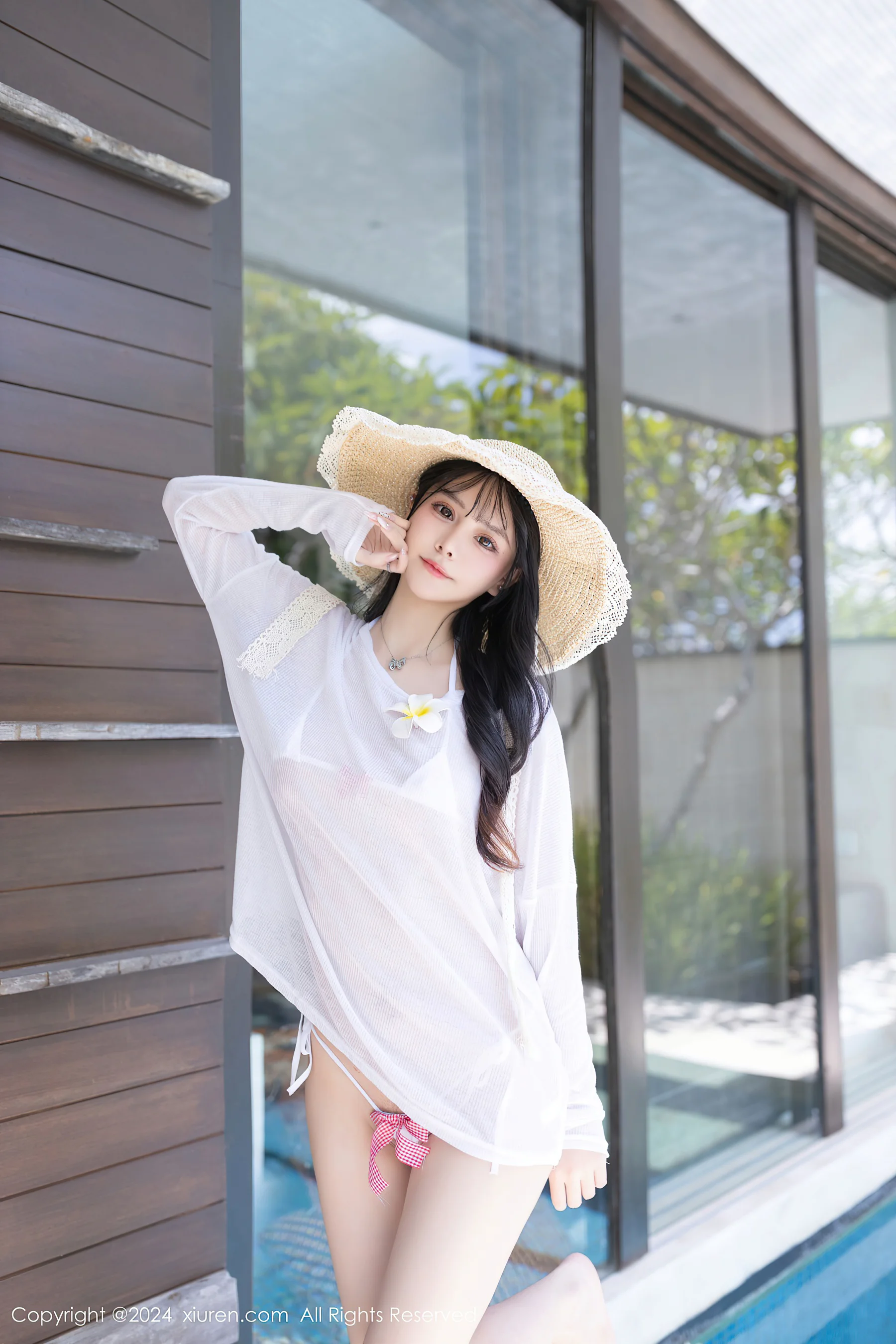 [XiuRen秀人网] No.8203 幼幼 性感美腿 - 爱照片