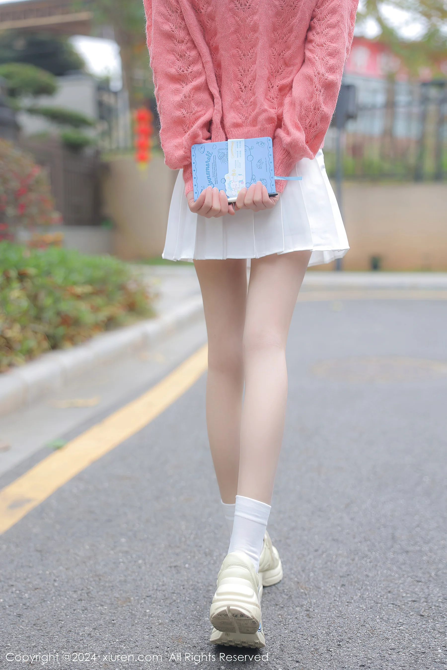 [XiuRen秀人网] No.8241 桃妖夭 新人美腿 - 爱照片