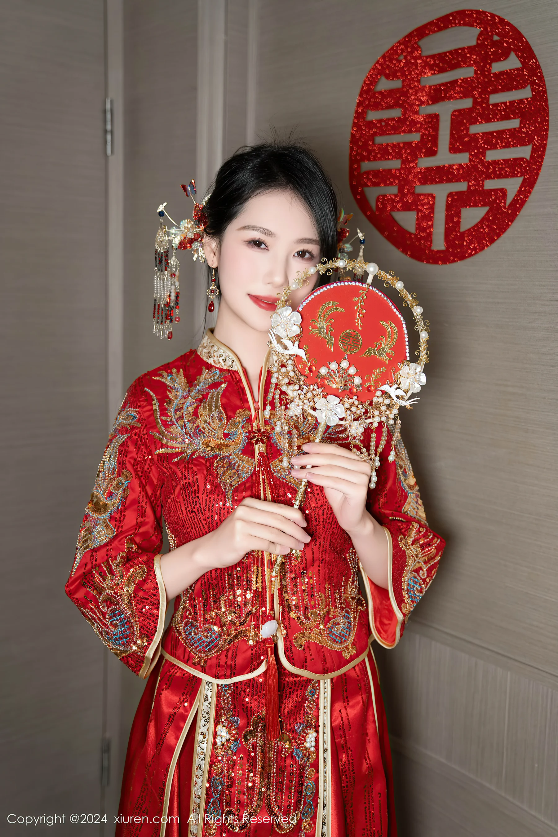 [XiuRen秀人网] No.8376 利世 美腿丝袜 - 爱照片