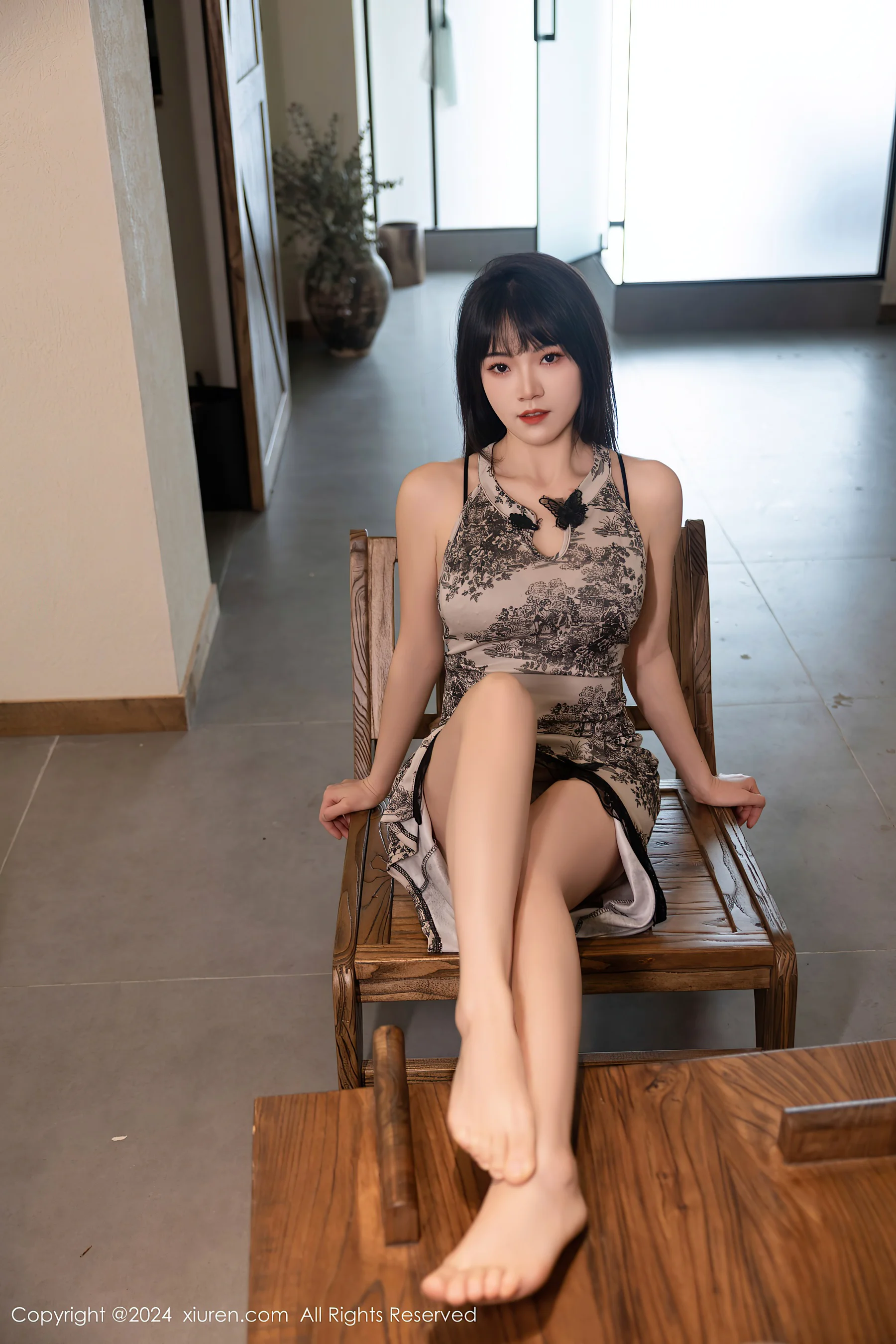 [XiuRen秀人网] No.8434 唐安诺 性感美腿 - 爱照片