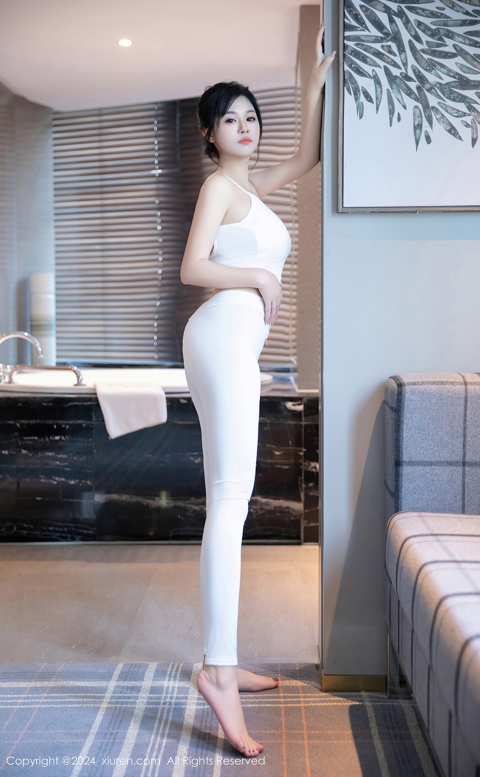[XiuRen秀人网] No.8575 金小依 美乳性感 - 爱照片