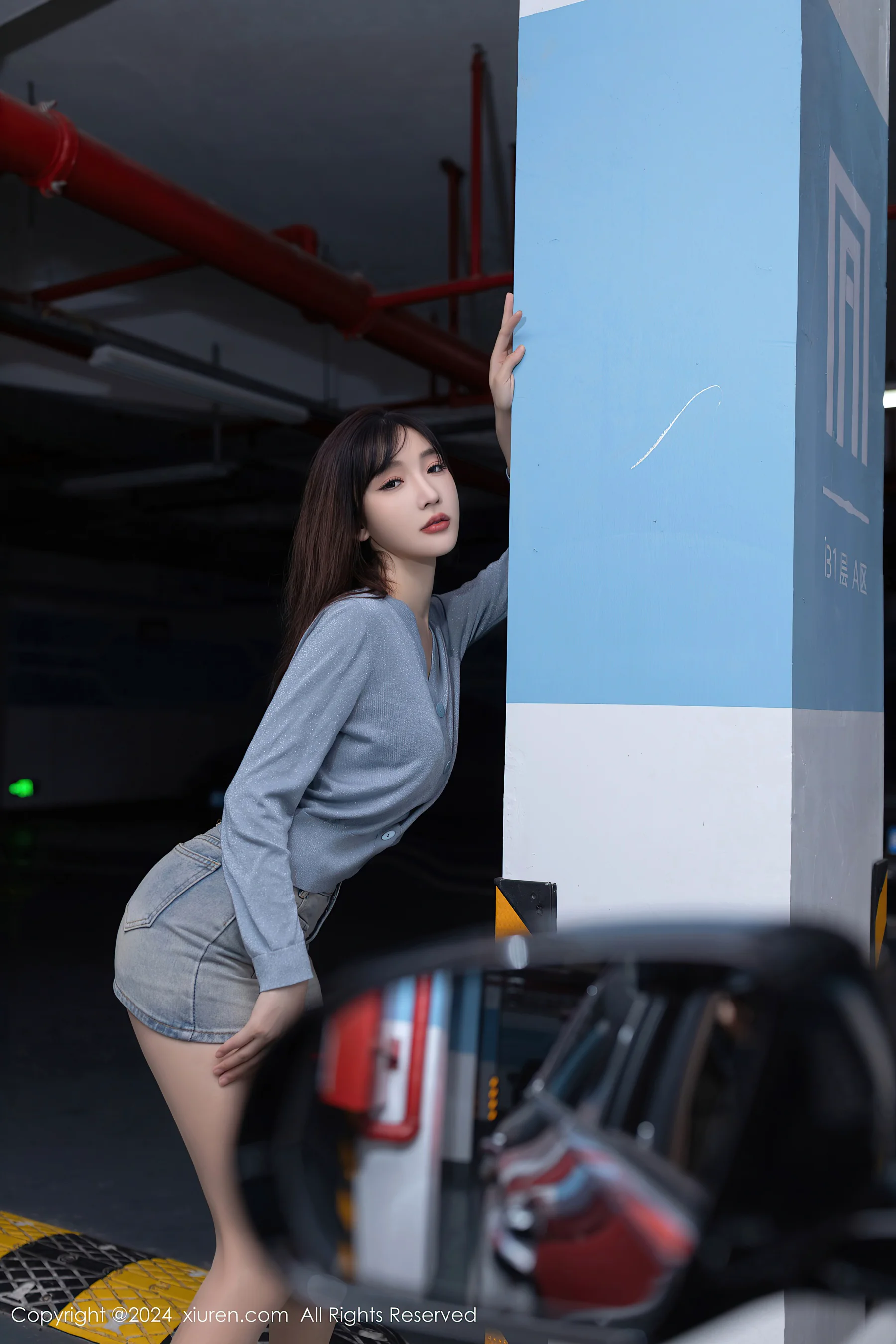 [XiuRen秀人网] No.8590 陆萱萱 丝袜美腿 - 爱照片