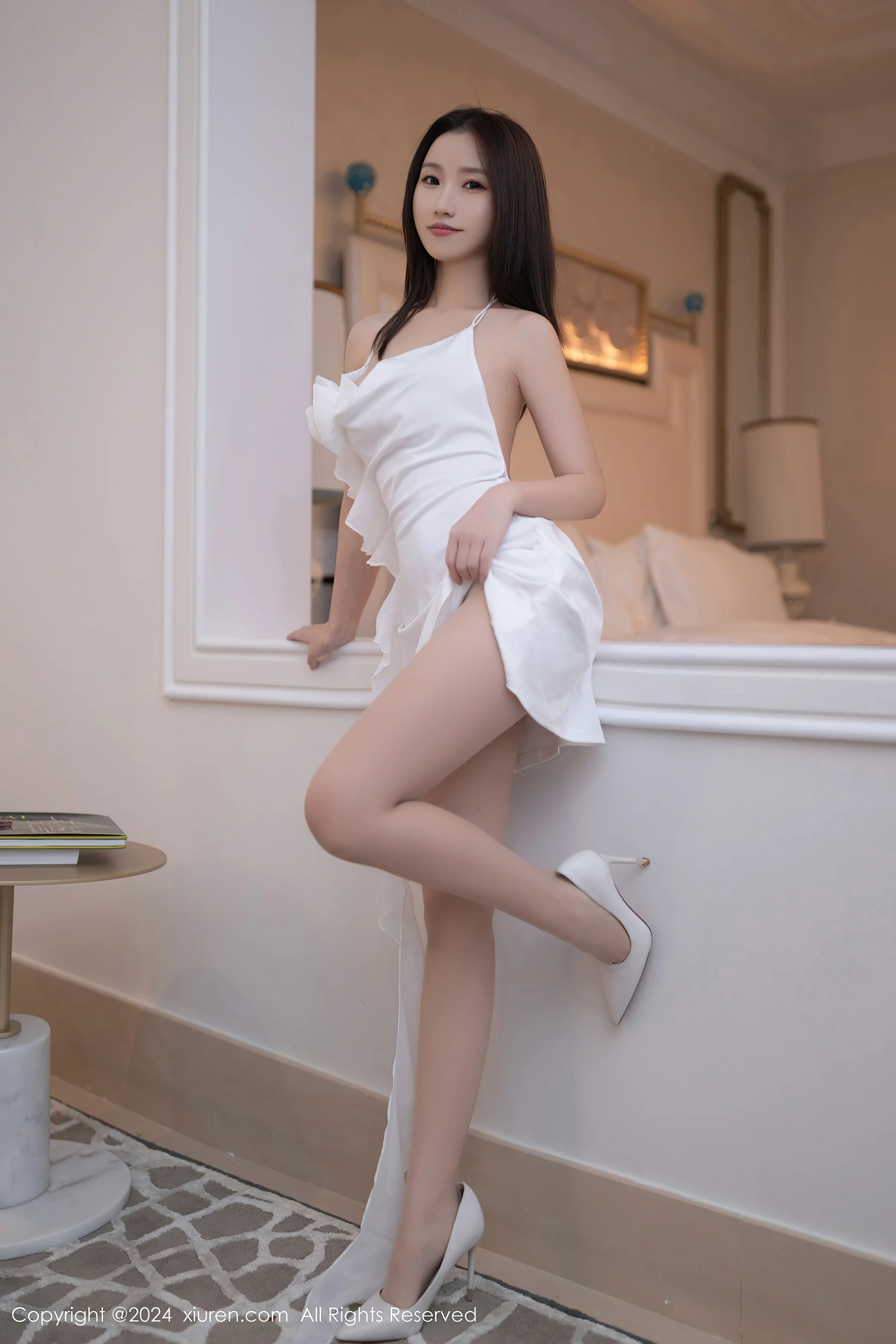 [XiuRen秀人网] No.8616 杏子Yada 丝袜美腿 - 爱照片